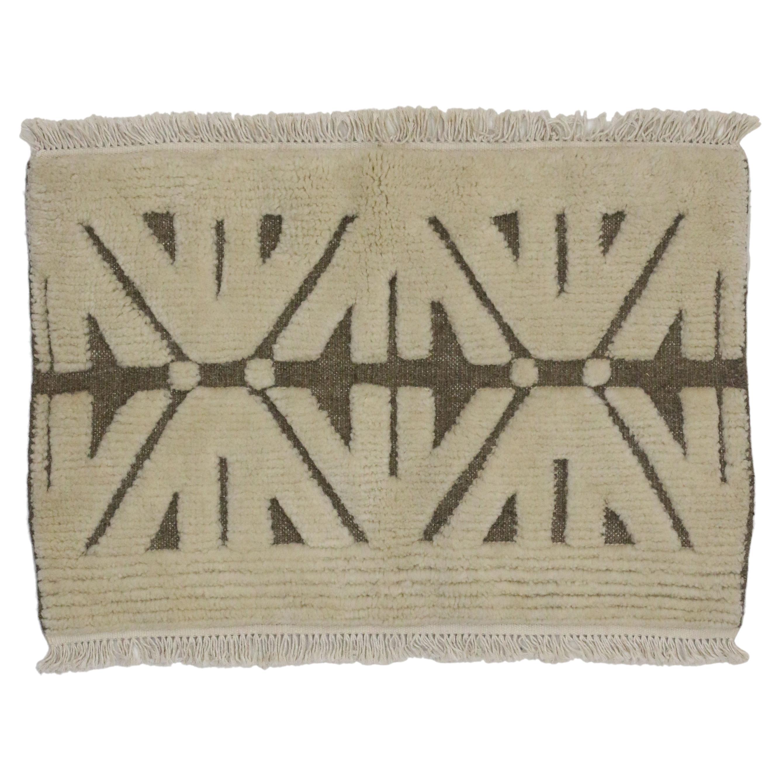 Contemporary Souf Moroccan High-Low Wagireh Rug For Sale