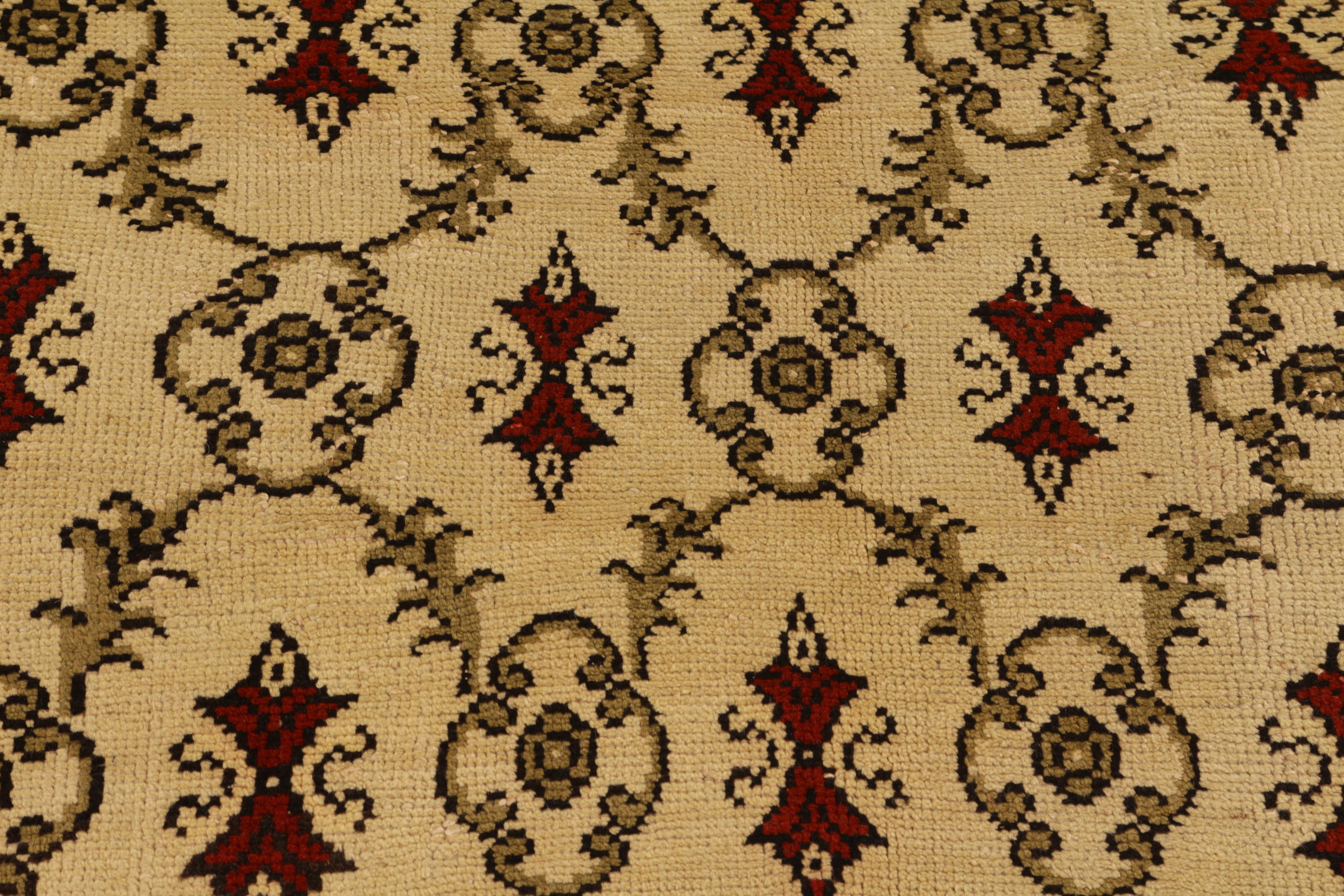 Zeitgenössischer Sparta-Teppich & Kelim-Teppich in Beige und Grün mit Übergangsblumenmuster (Islamisch) im Angebot