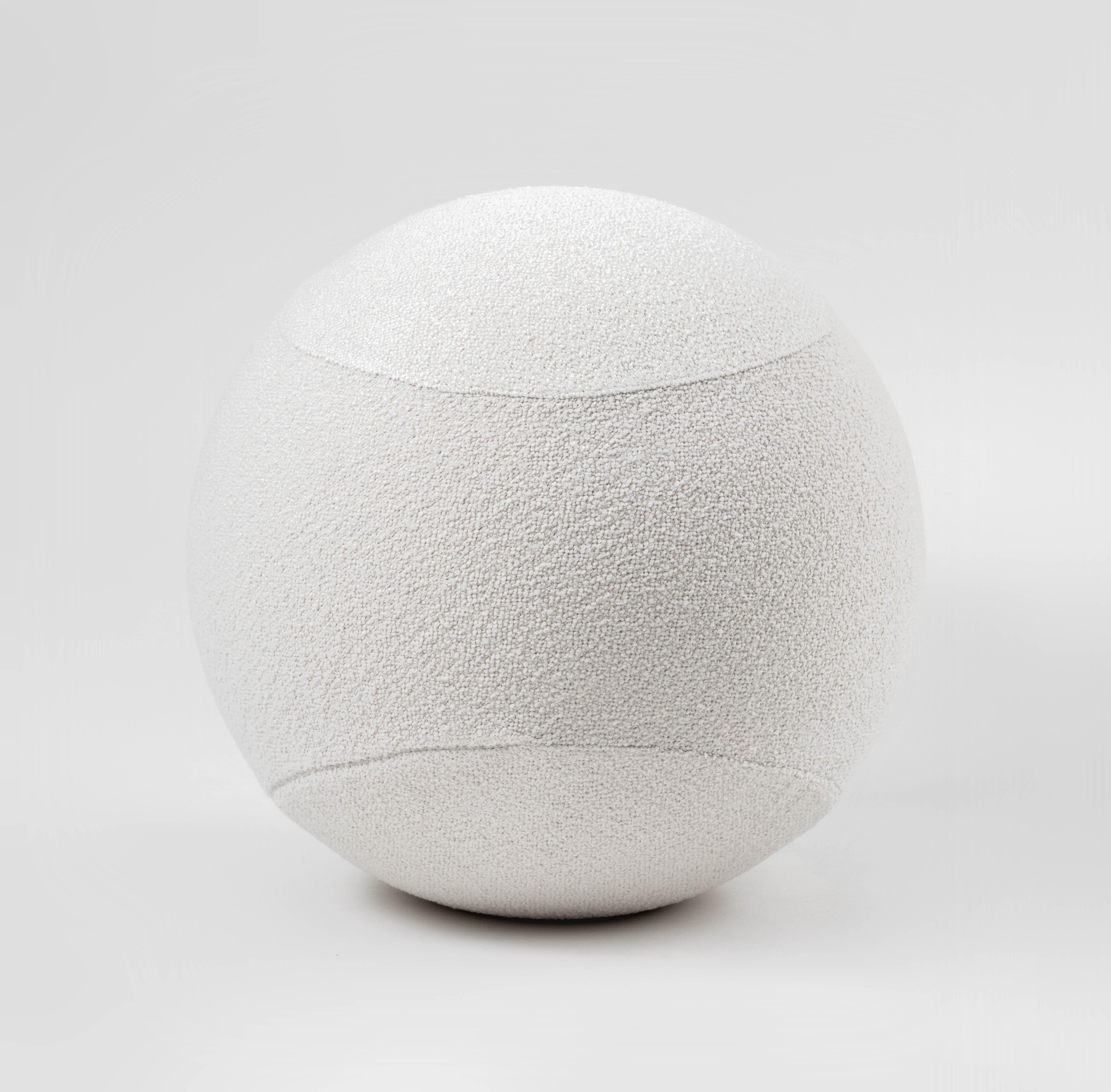 Contemporary Spheric Ottoman by NOOM, Barnum Bouclé White In New Condition For Sale In Paris, FR