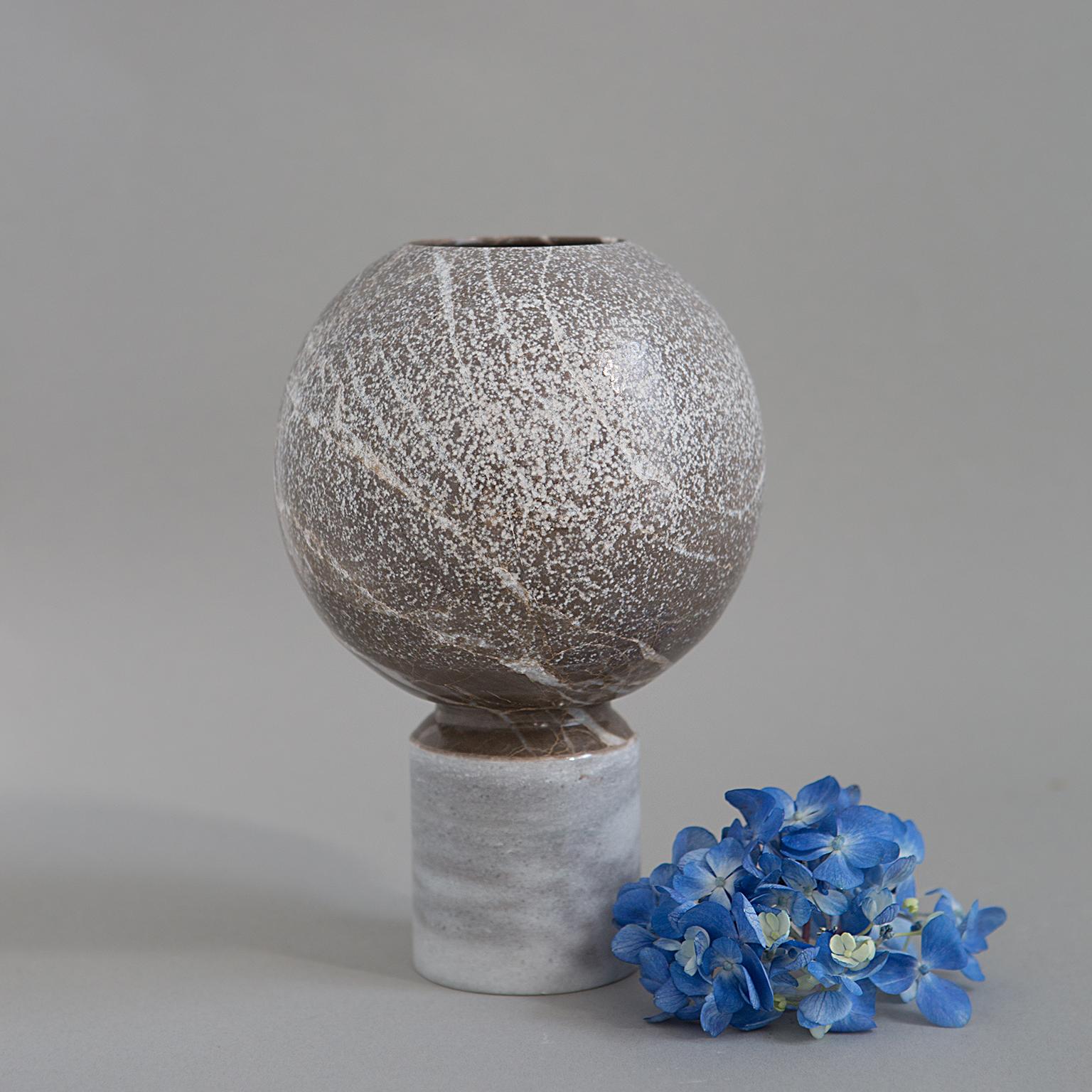 Spheric Vase in Grey Marble and Dolomite In New Condition For Sale In Brooklyn, NY