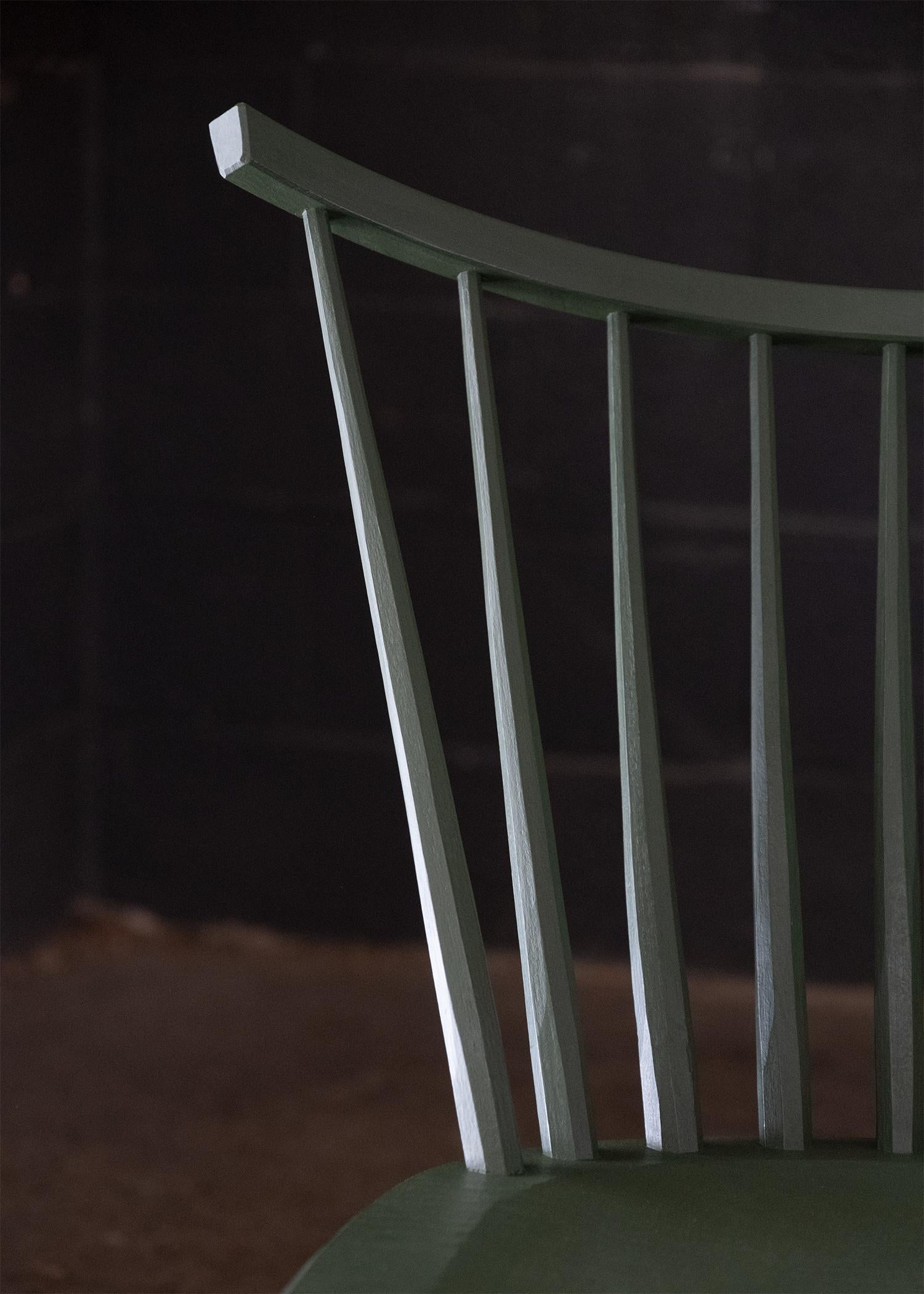 Contemporary Spindle Back Windsor Chair For Sale