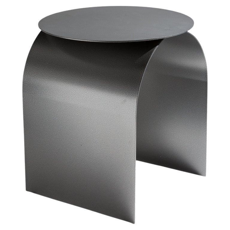 Contemporary Spinzi Palladium metal side table in Hammered Grey with round top  For Sale