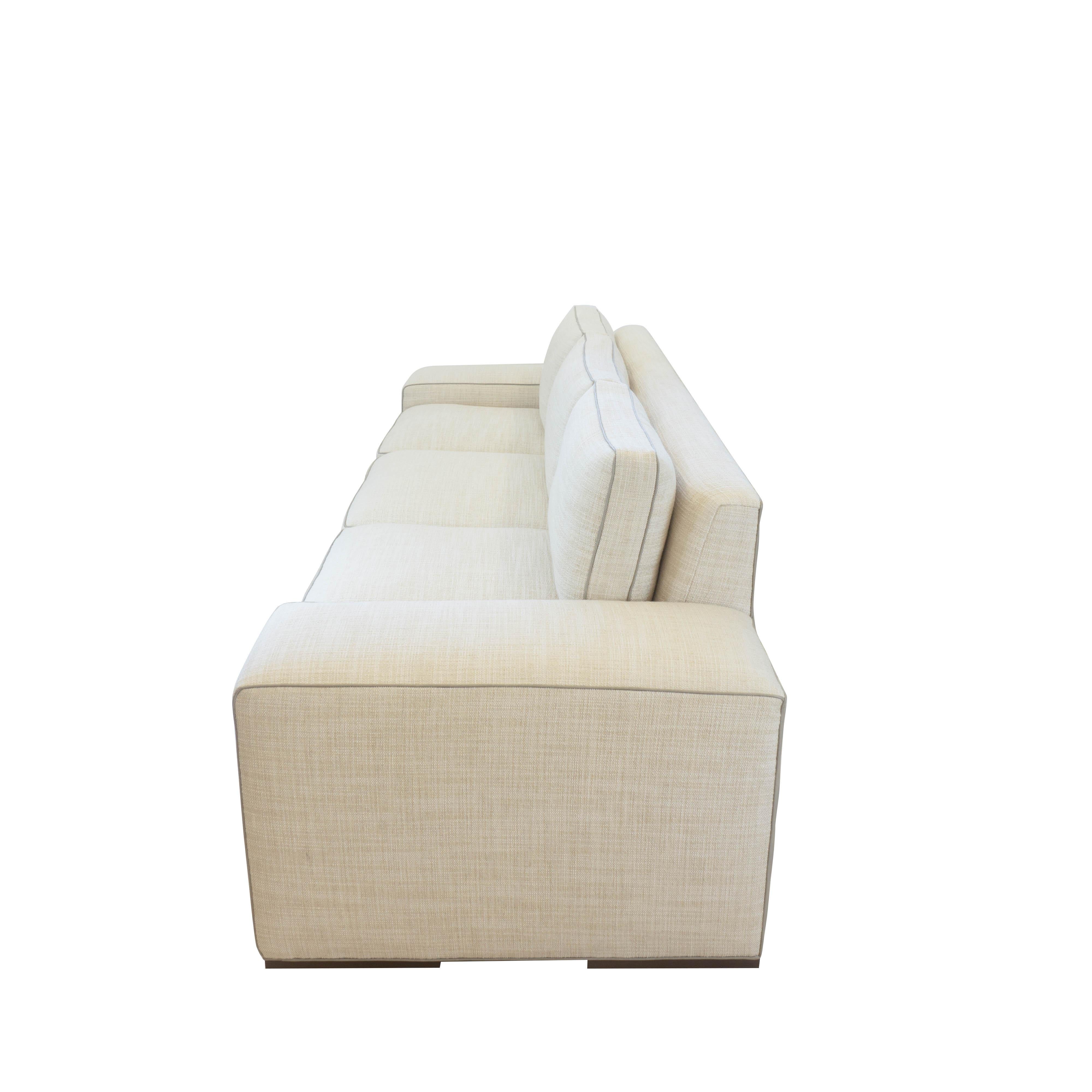 Zeitgenössisches quadratisches Sessel mit losen Kissen (21. Jahrhundert und zeitgenössisch) im Angebot