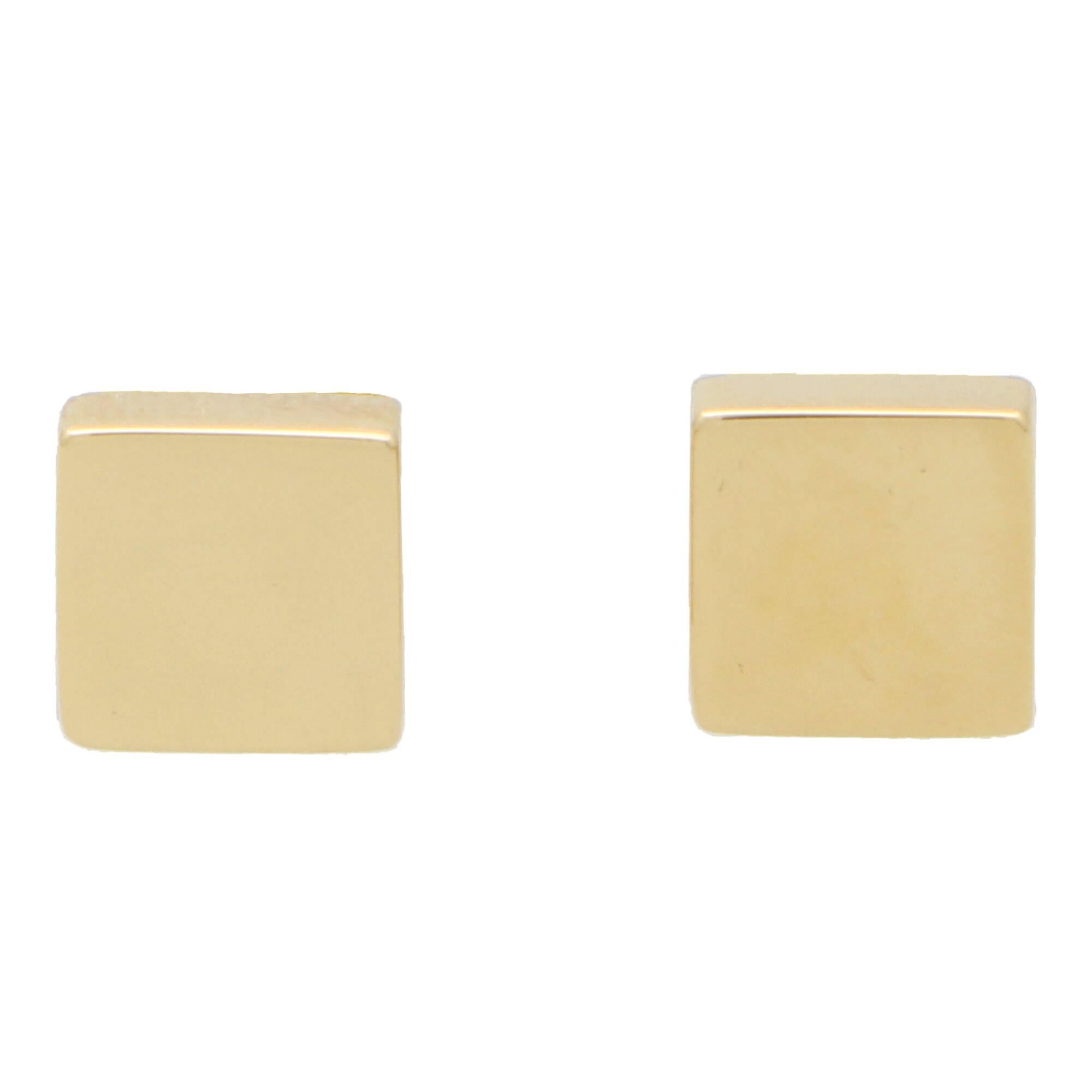 Modern Contemporary Square Stud Earrings in 18k Yellow Gold For Sale