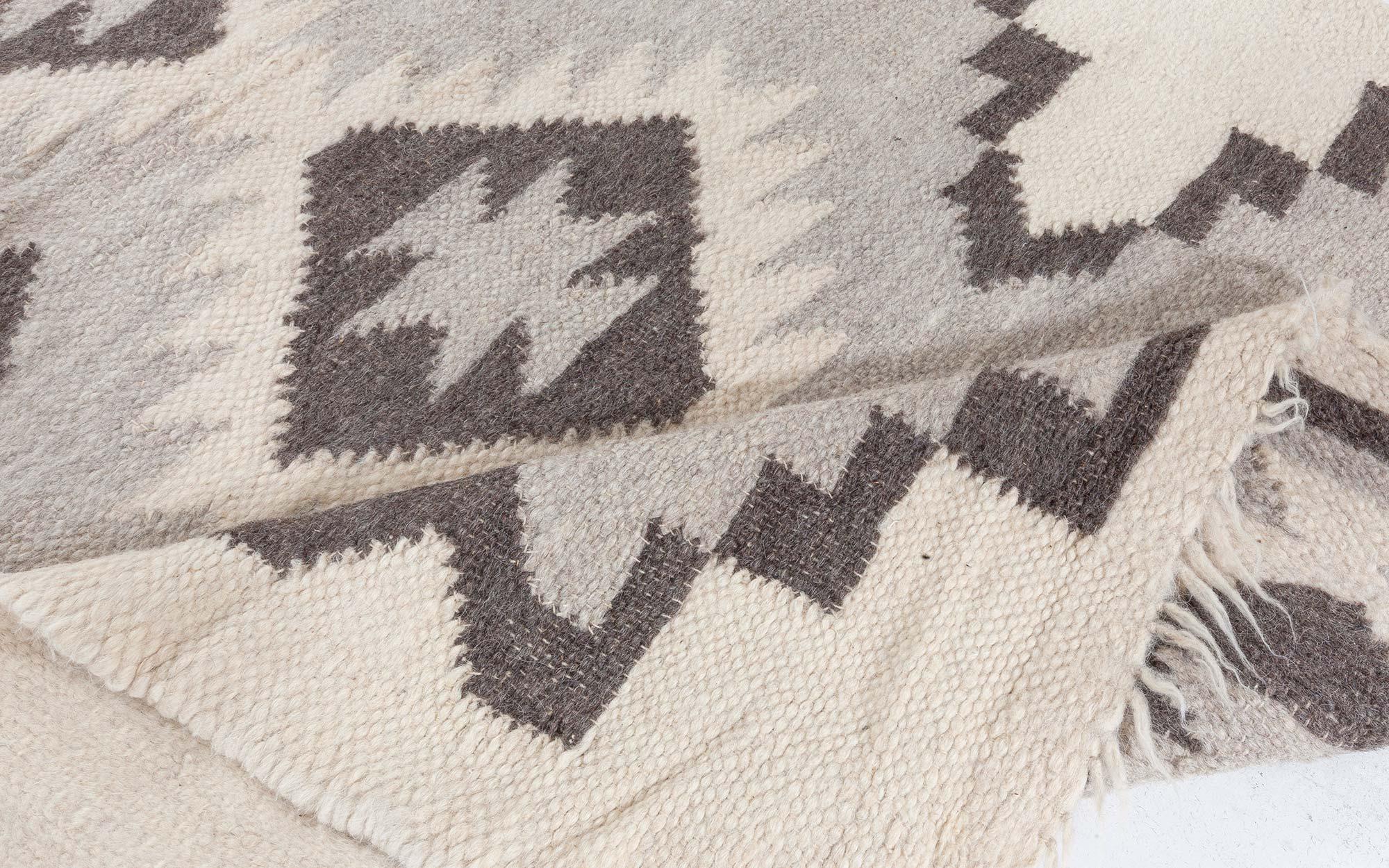 Contemporary Stamverband Rug by Doris Leslie Blau en Nuevo estado para la venta en New York, NY