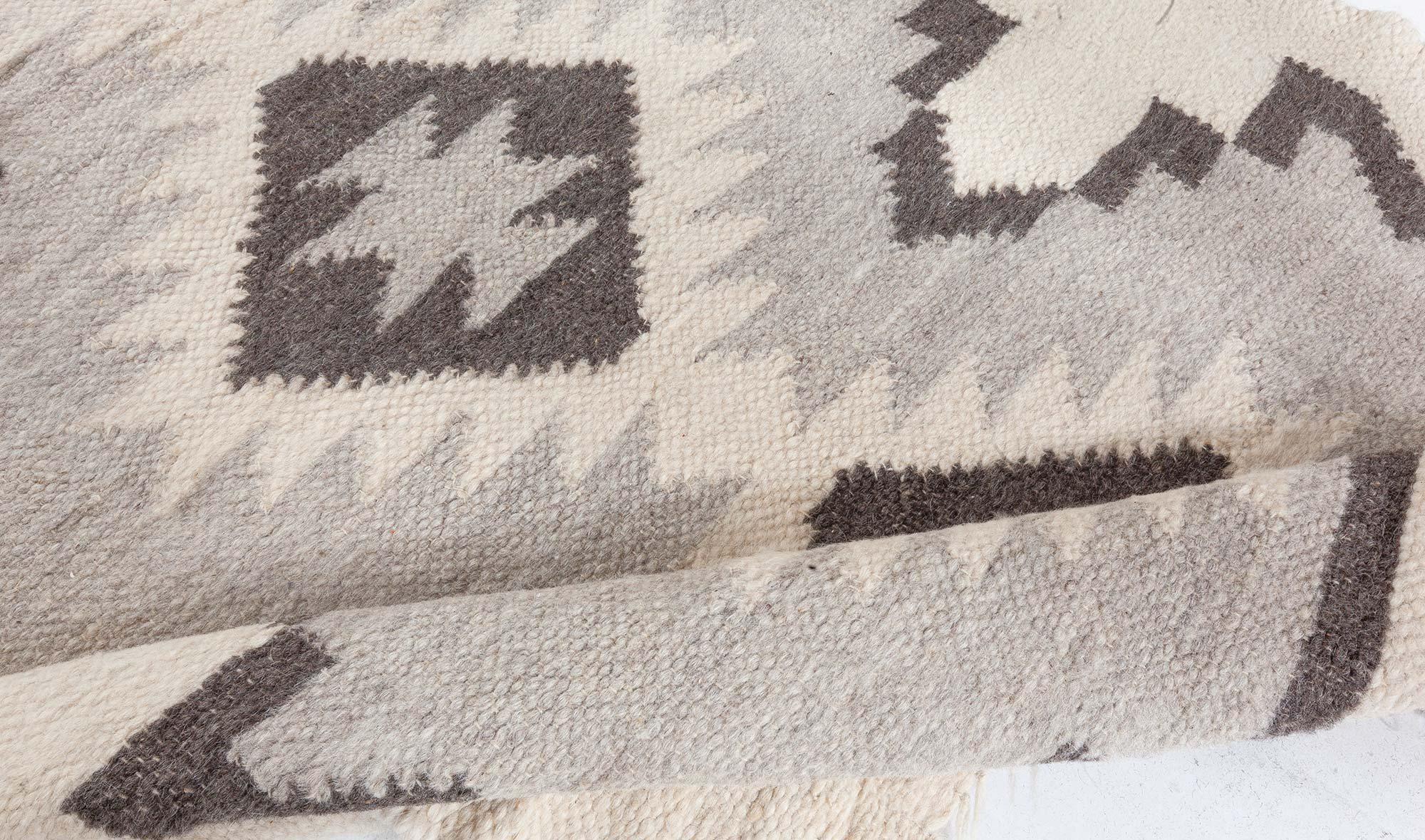 Contemporary Stamverband Rug by Doris Leslie Blau Siglo XXI y contemporáneo en venta