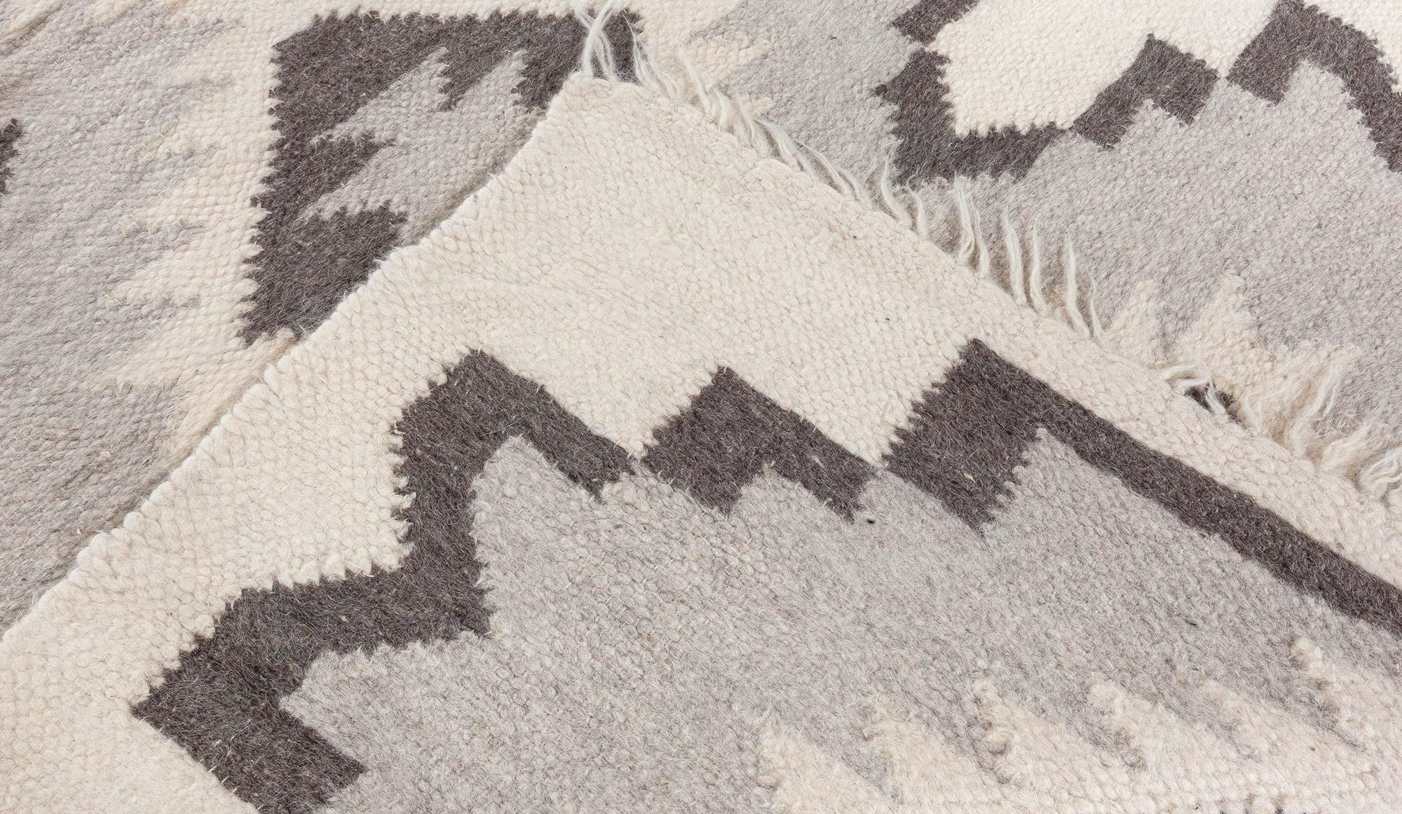 Contemporary Stamverband Rug by Doris Leslie Blau Lana en venta