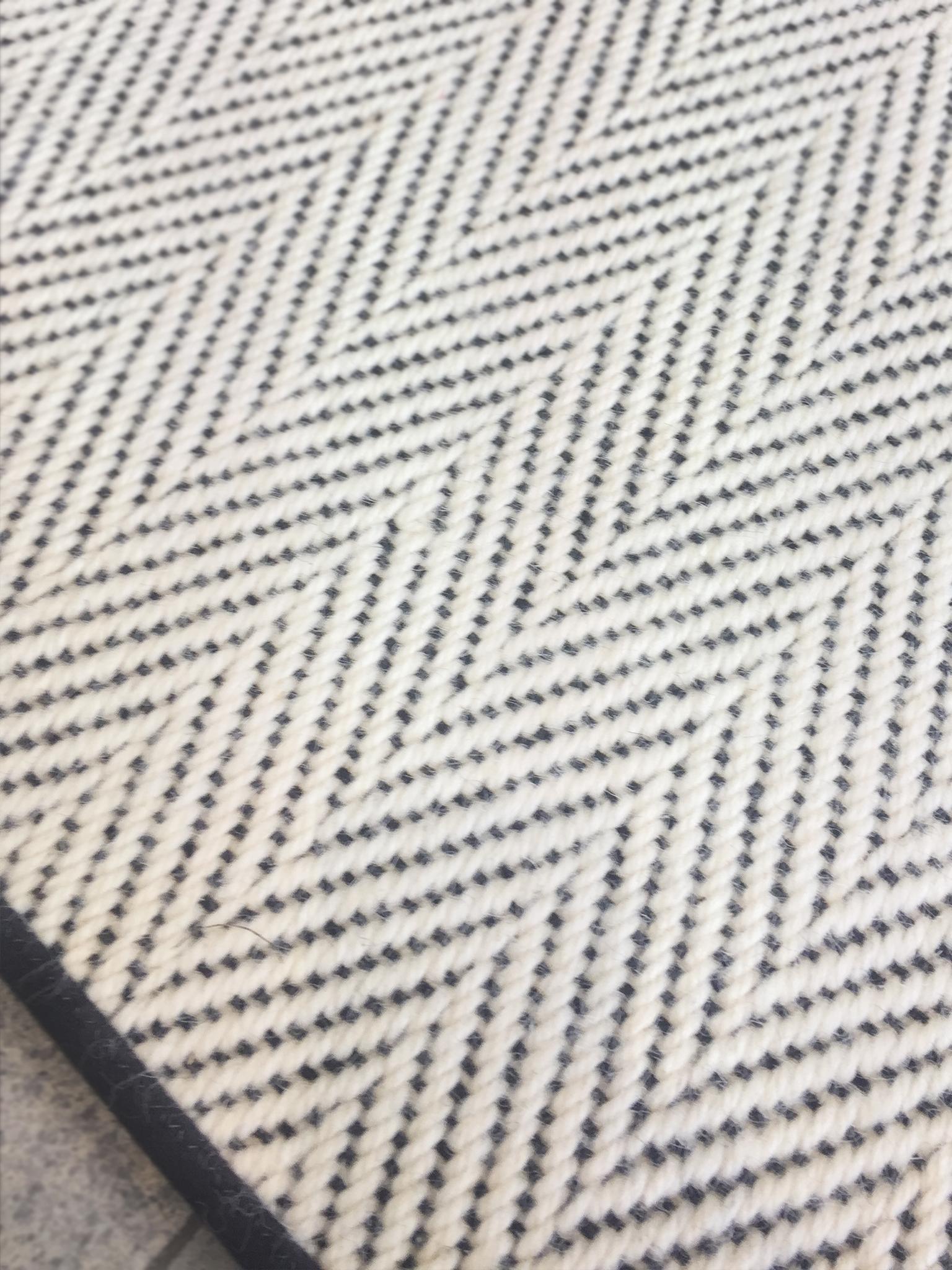 XXIe siècle et contemporain Tapis contemporain à chevrons Stark