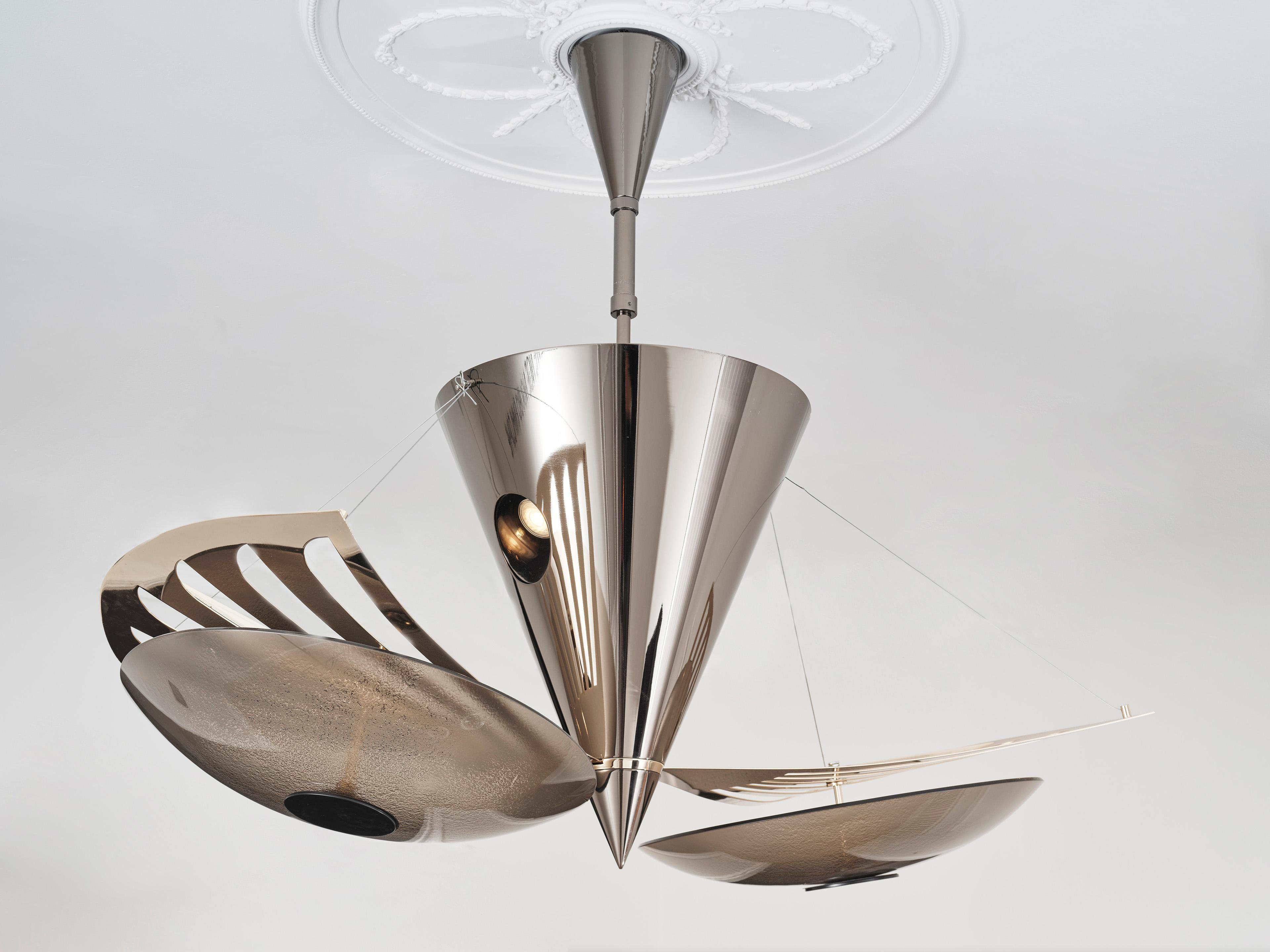 Ferronnerie Luminaire contemporain en forme de hibou en acier et verre de la collection SoShiro Ainu en vente