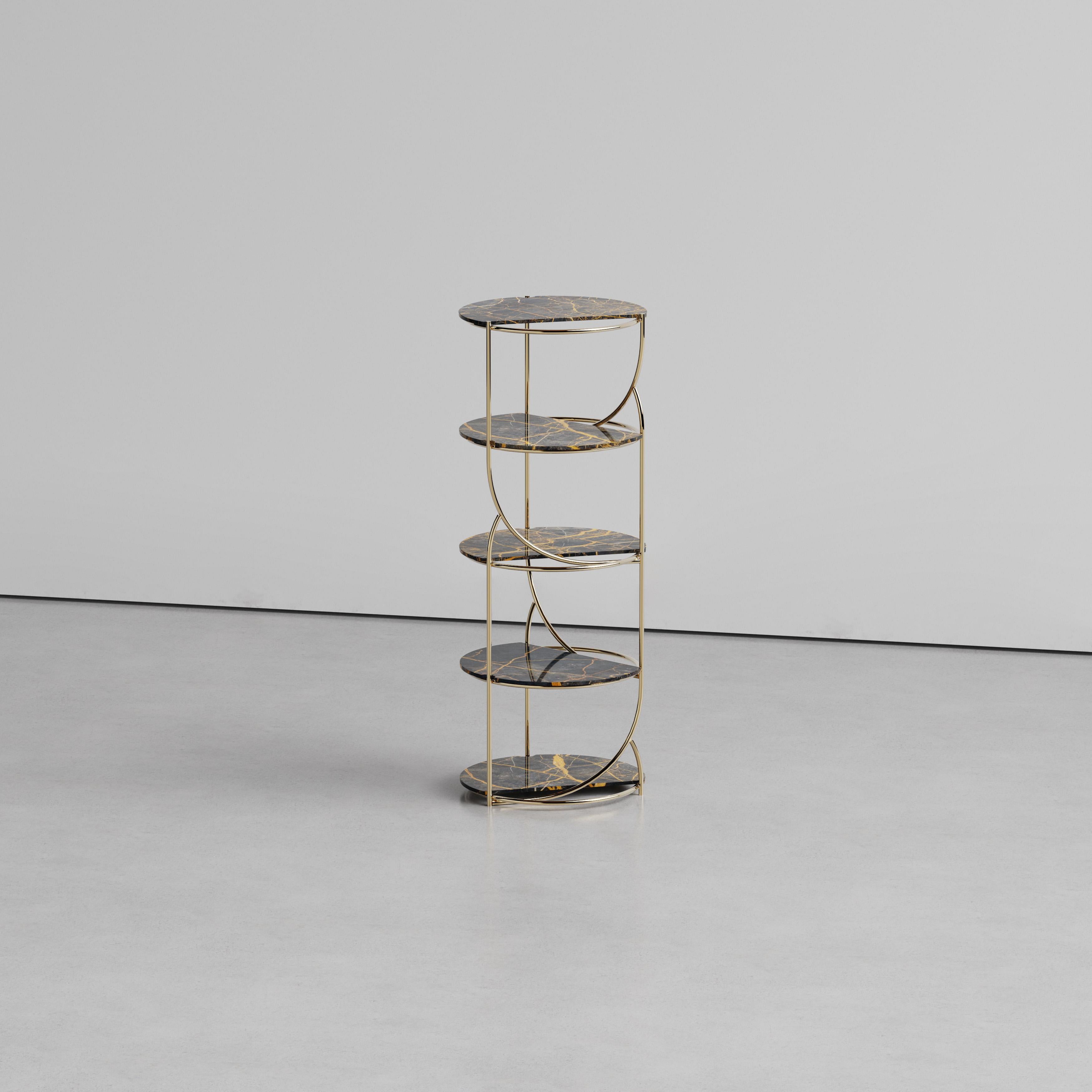 Zeitgenössischer Stahlregalturm, ausziehbare Carrara-Regale, hergestellt in Italien (Moderne) im Angebot