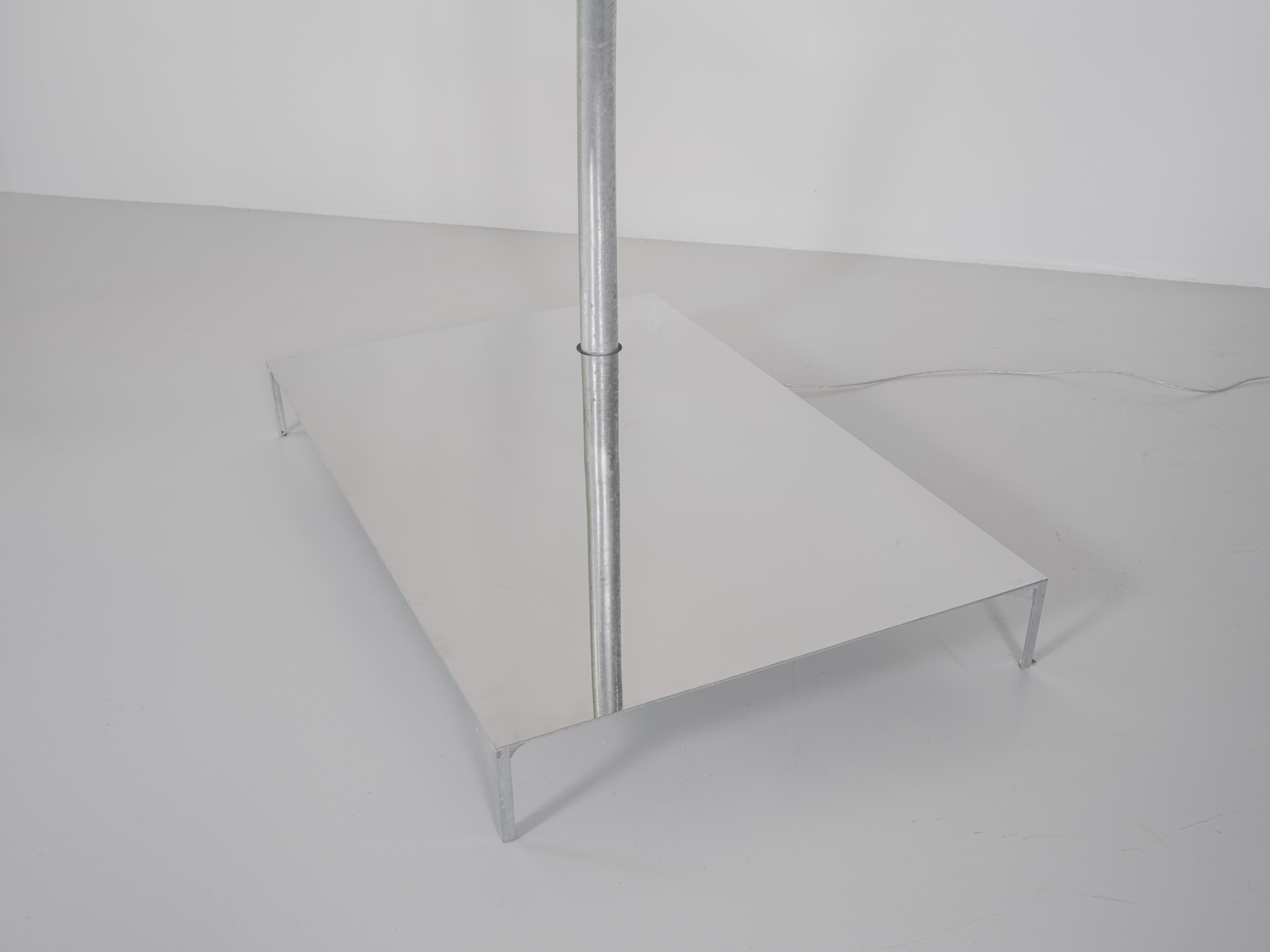Sam Chermayeff
Streetlight table
From the series “Beasts”
Produced in exclusive for SIDE GALLERY
Manufactured by ERTL und ZULL
Berlin, 2021
Galvanized steel, mirror
Contemporary Design

Measurements
261,4 cm x 140 cm x 198,1h cm (18 cm