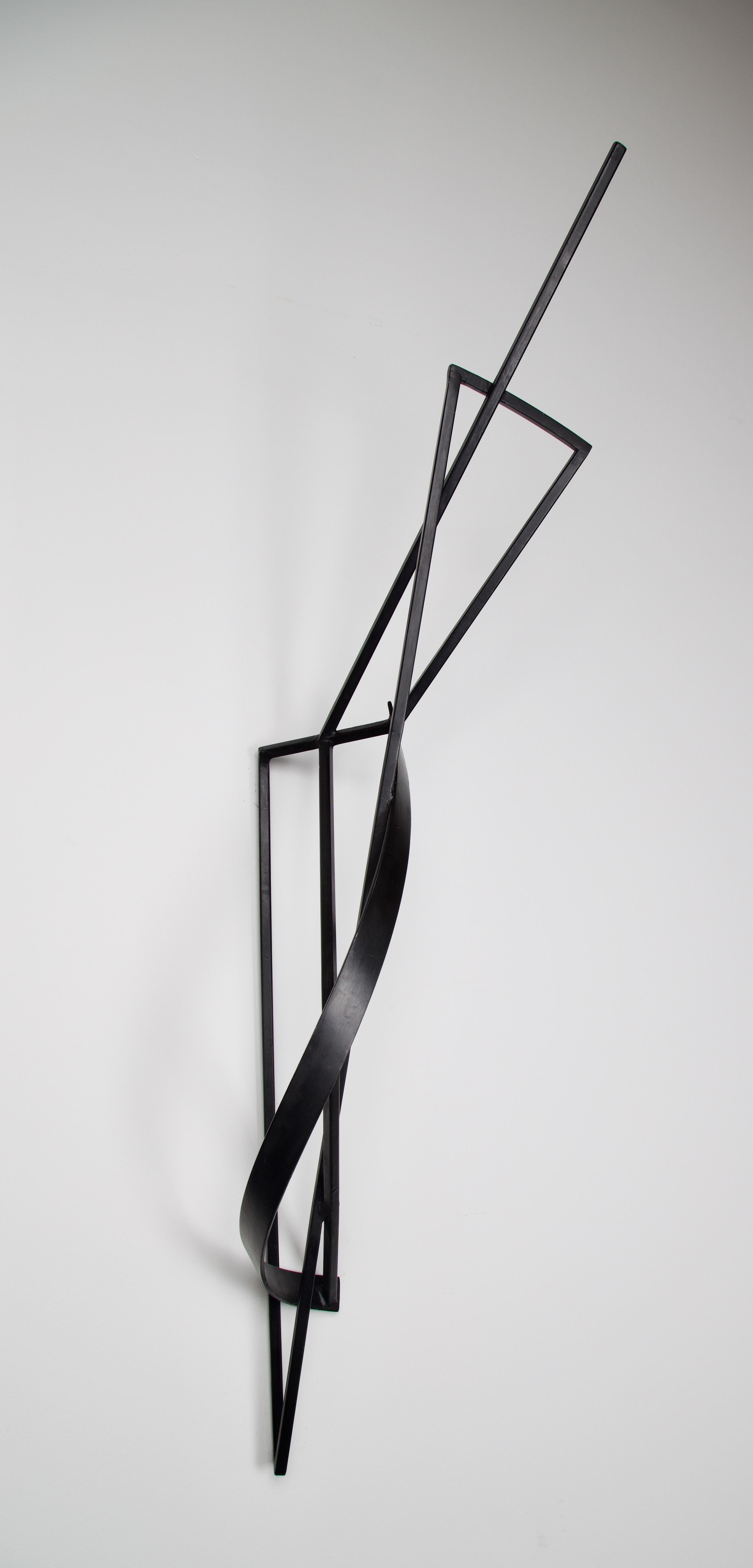 Escultura mural contemporánea de acero firmada por Tom Hollenback siglo XX en venta
