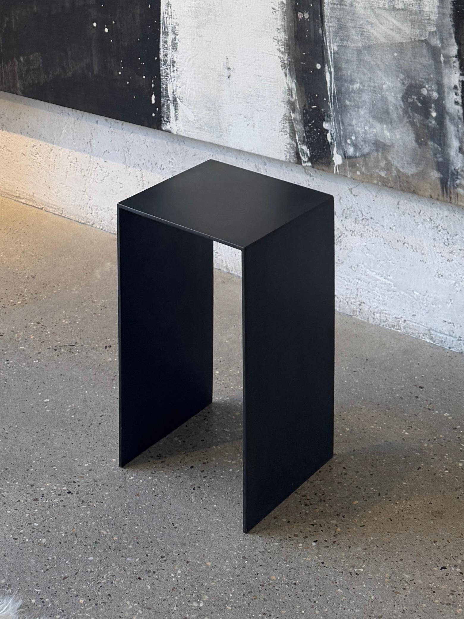 Contemporary Steel Side Table
1/4