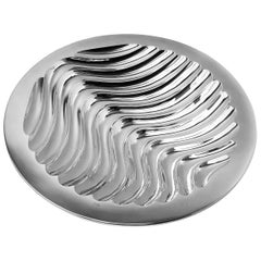 Ciotola contemporanea in argento sterling rotonda a doppia pelle Wave Alex Brogden 1993