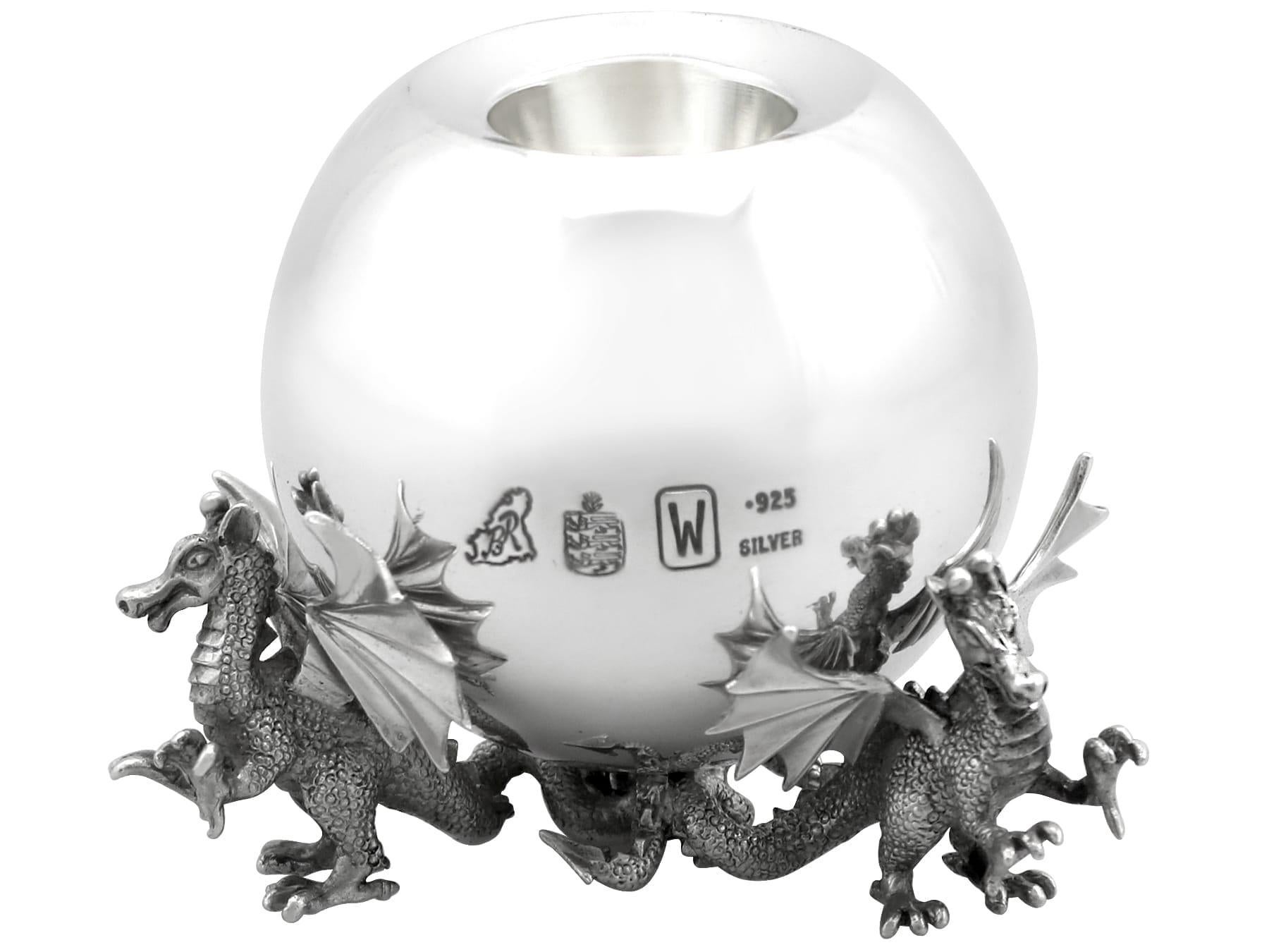 Fine XX secolo Candelieri a forma di drago in argento sterling (1997) in vendita