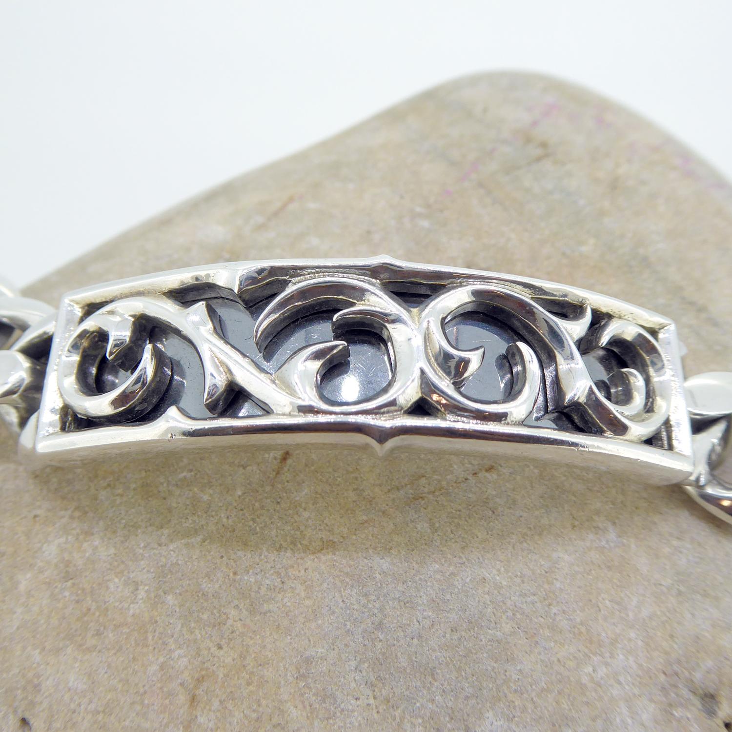 Bracelet d'identification contemporain en argent sterling par le créateur de bijoux Stephen Webster Pour hommes en vente