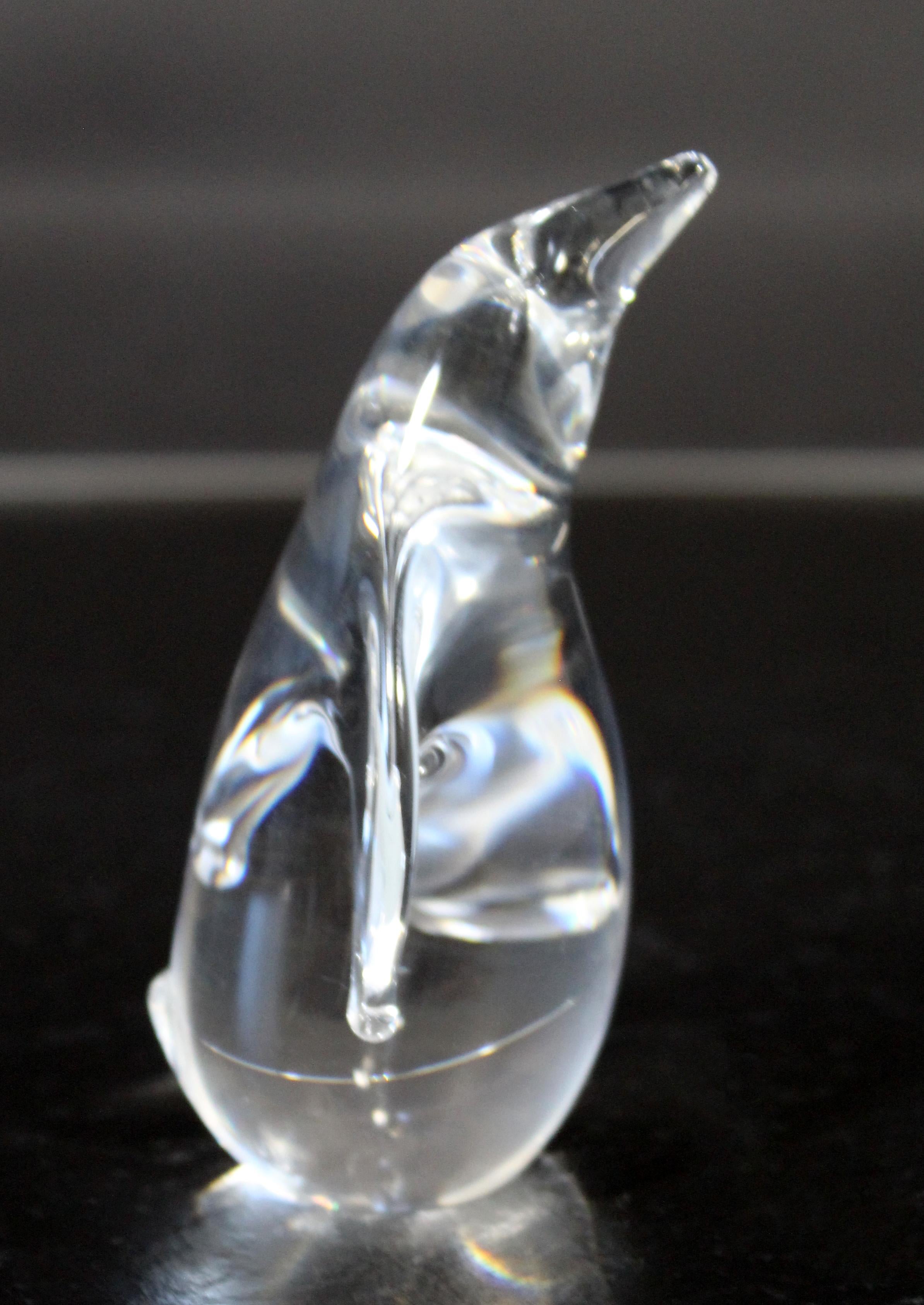 For your consideration is an petite, Steuben signed, glass penguin statuette sculpture. In excellent condition. The dimensions are 2.4