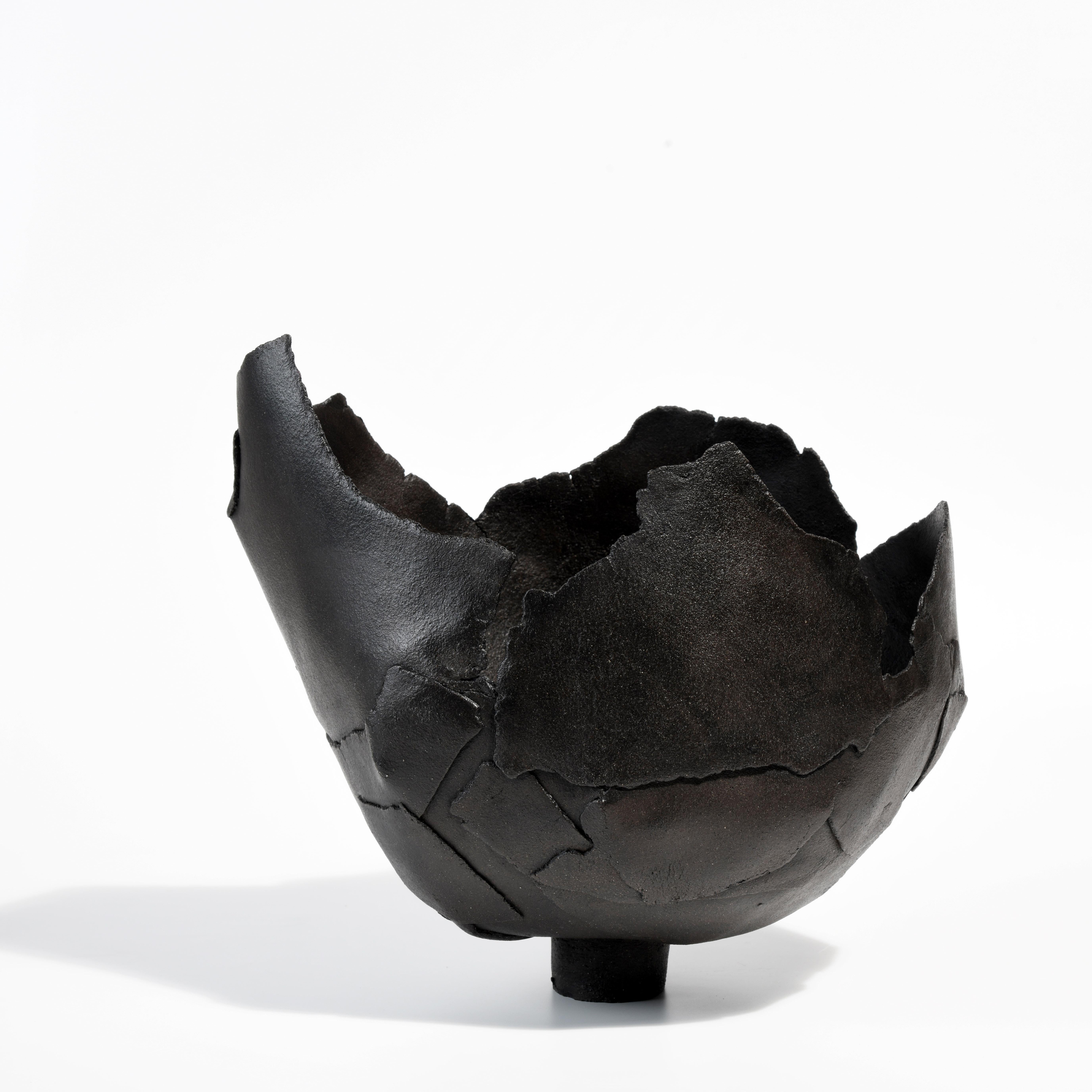Contemporary stoneware ceramic sculpture by a French artist In New Condition For Sale In SAINT-YRIEIX-SUR-CHARENTE, FR