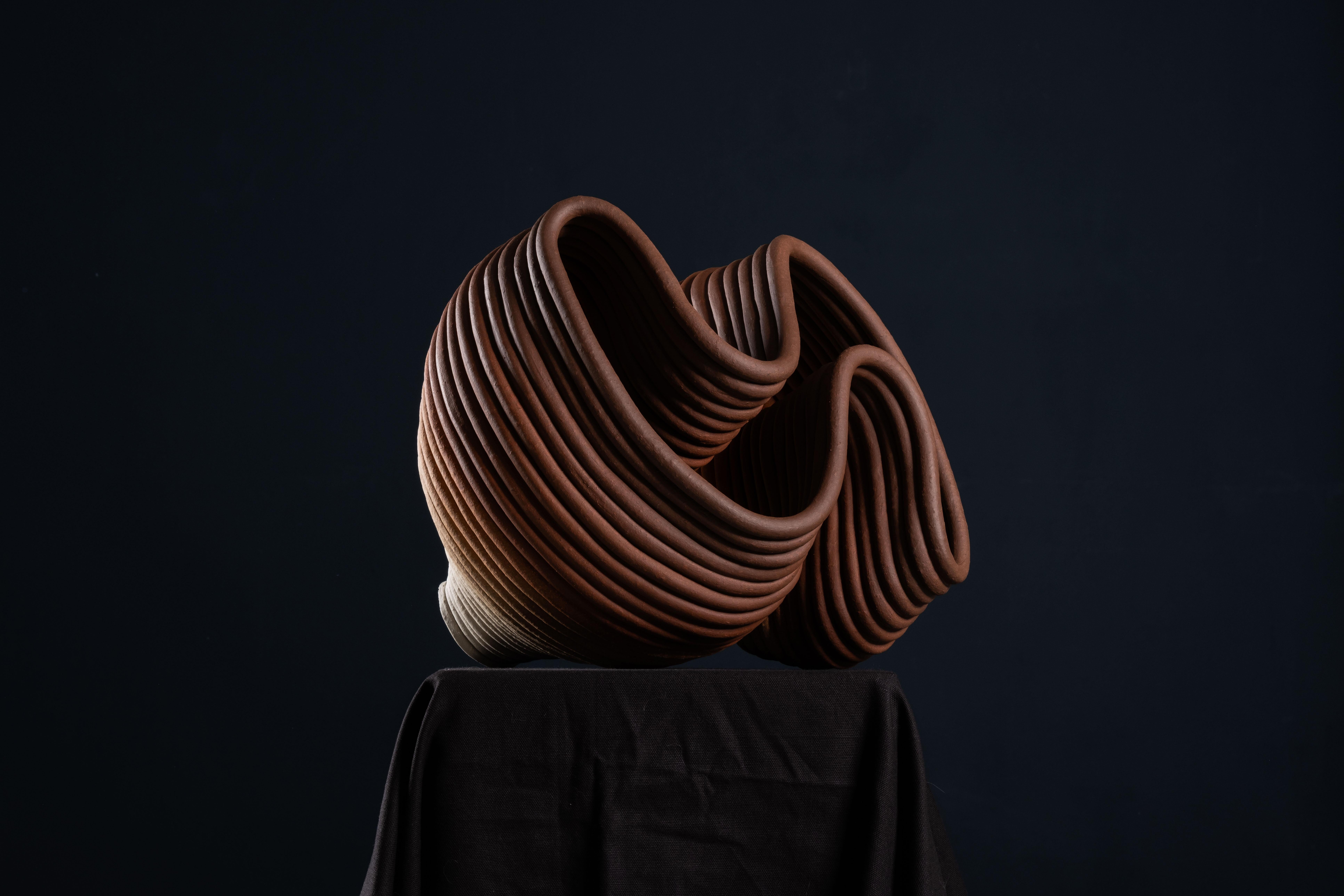 Turc Vase contemporain en grès avec une transition de couleur naturelle #17 en vente