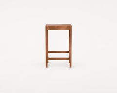 Taburete Contemporáneo '01' by FRAMA, Abedul Marrón Cálido, Asiento H.65