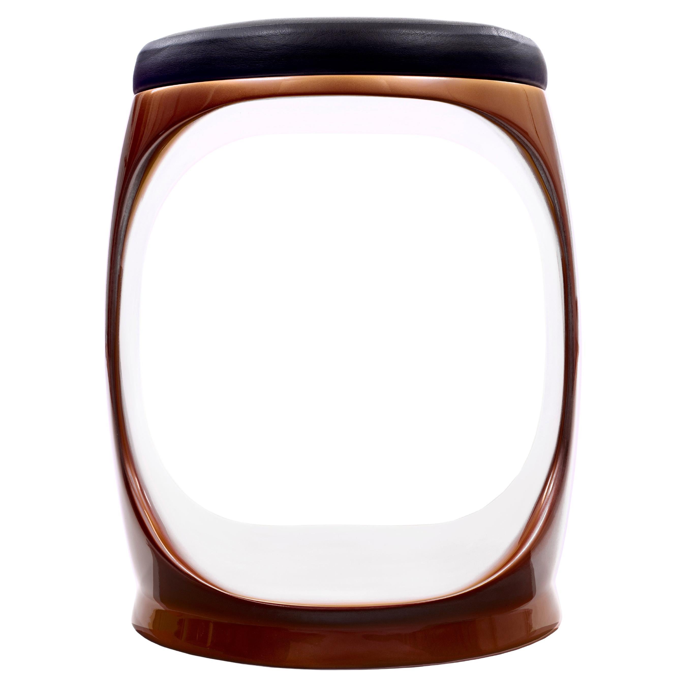 Pouf contemporain de Cyril Rumpler Signet Ring, Hocker, Tabouret, cuivre.
Ces tabourets sont disponibles en quinze couleurs et en finition brillante. Les tabourets noir, blanc, bleu marine, rose, rouge, turquoise, lilas, marron, vert forêt, gris,