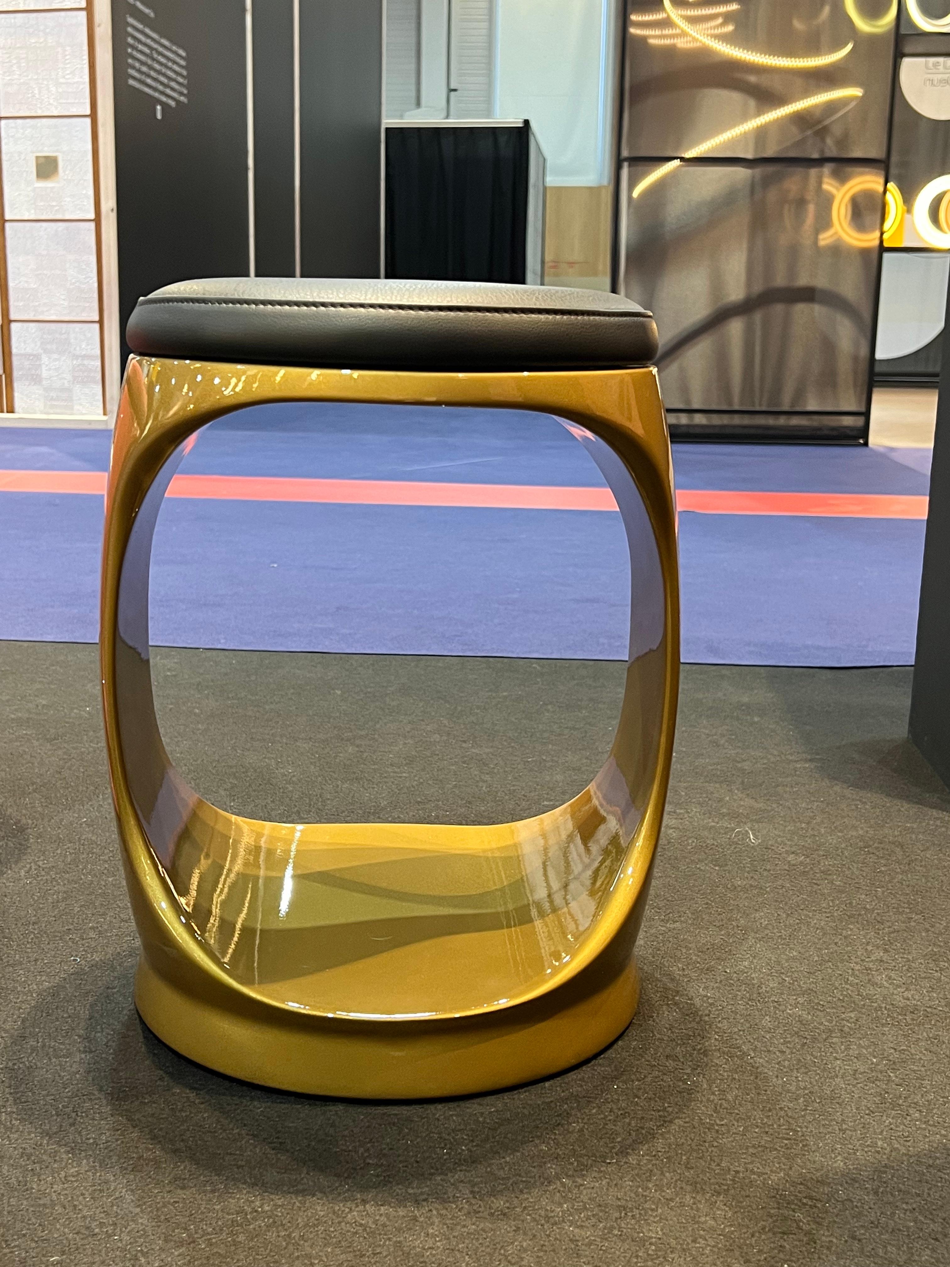 XXI secolo e contemporaneo Sgabello contemporaneo made in Italy Signet Ring Gold, seduta Pouf in vendita