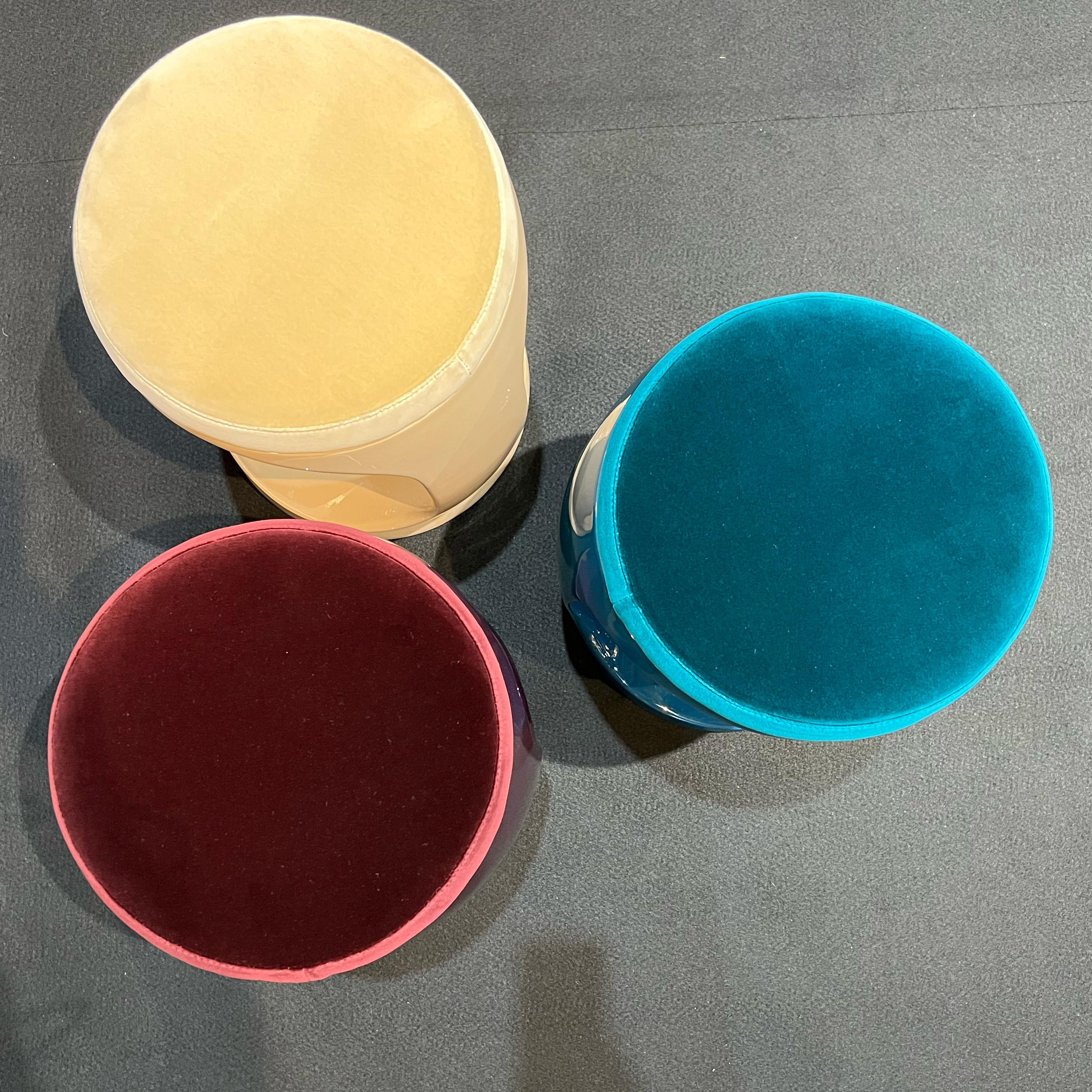 Taburete contemporáneo de Cyril Rumpler Signet Ring, Puf Asientos Berenjena en venta 3