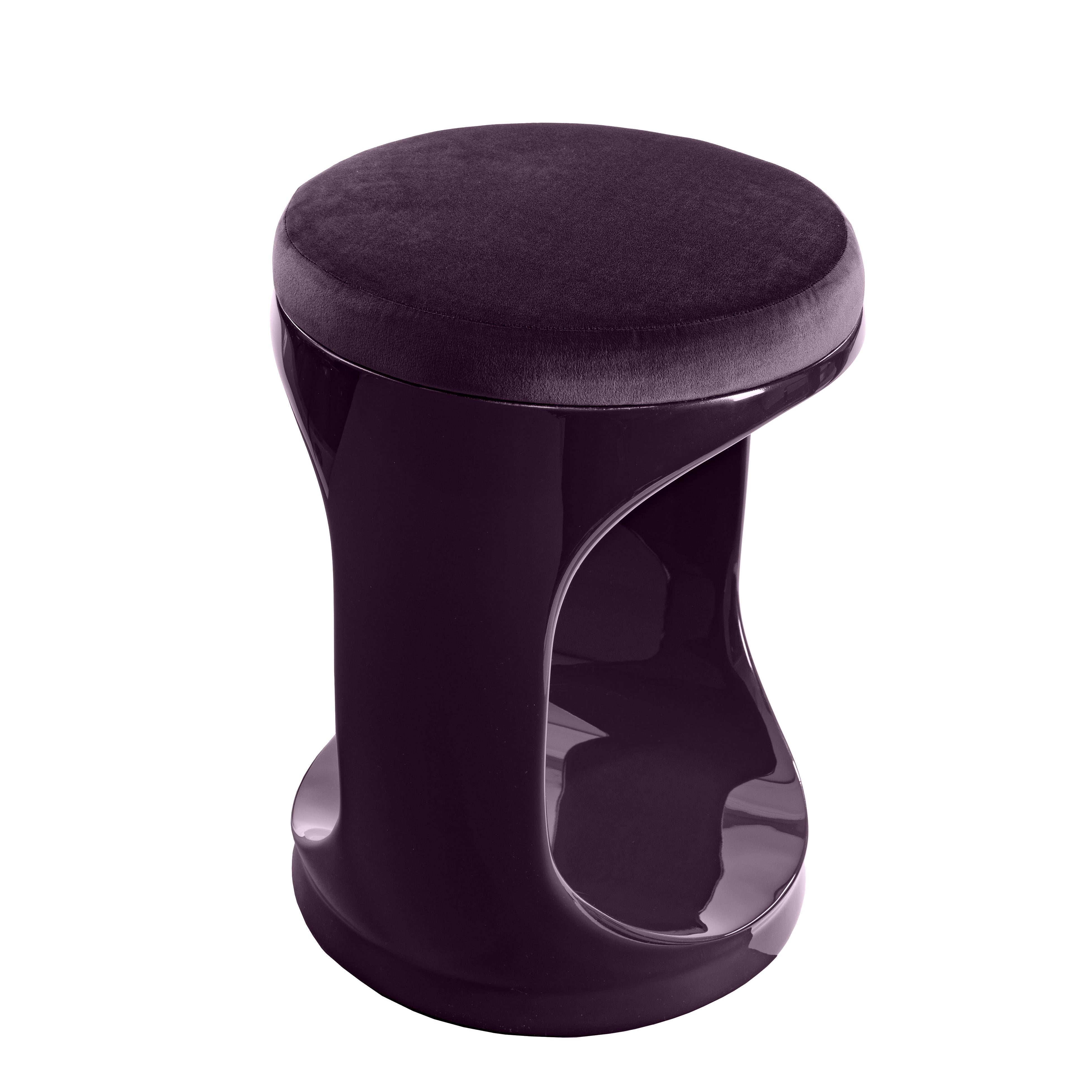 Taburete contemporáneo de Cyril Rumpler Signet Ring, Puf Asientos Berenjena Moldeado en venta