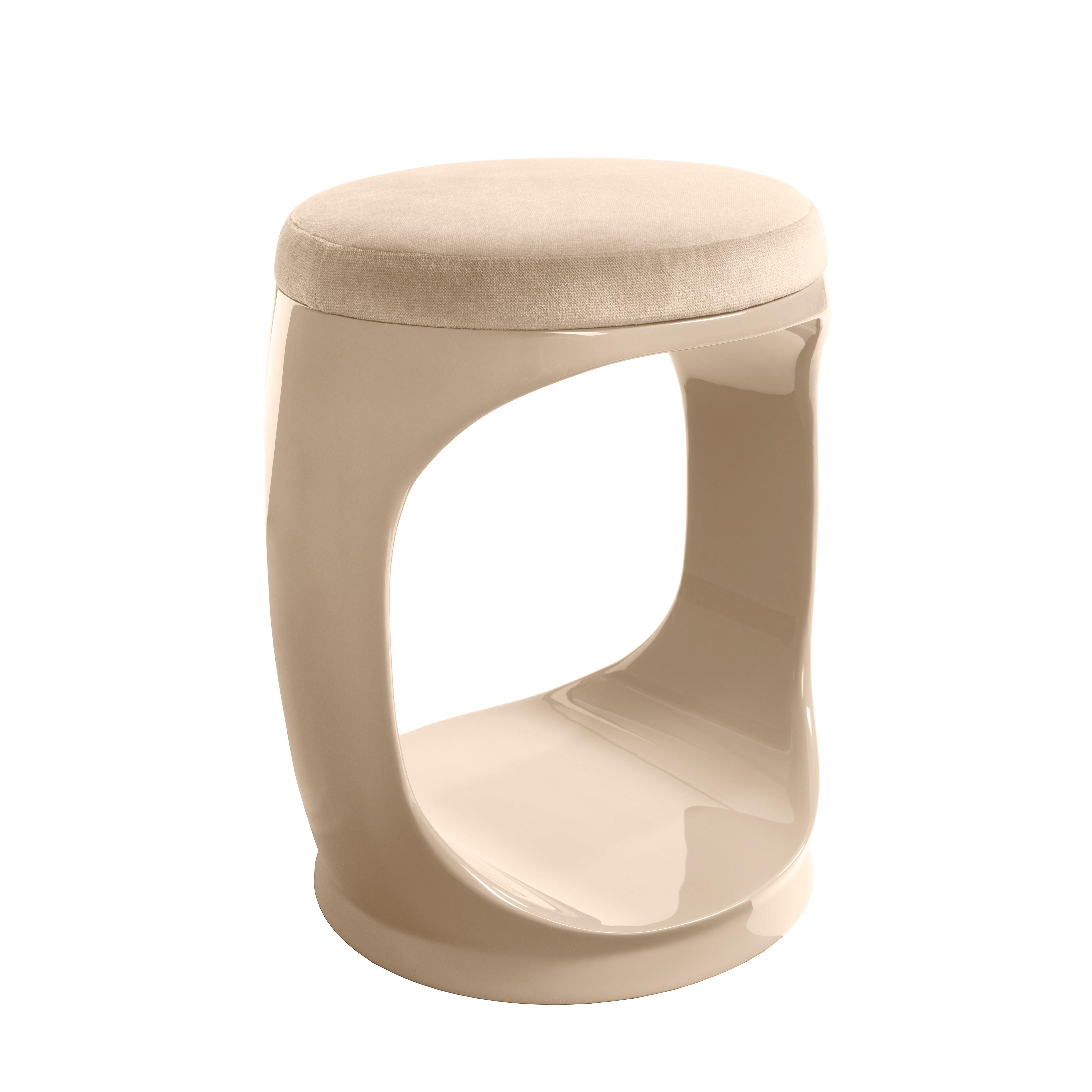 Taburete Contemporáneo de Cyril Rumpler Signet Ring, Puf Asientos Beige Moderno orgánico en venta