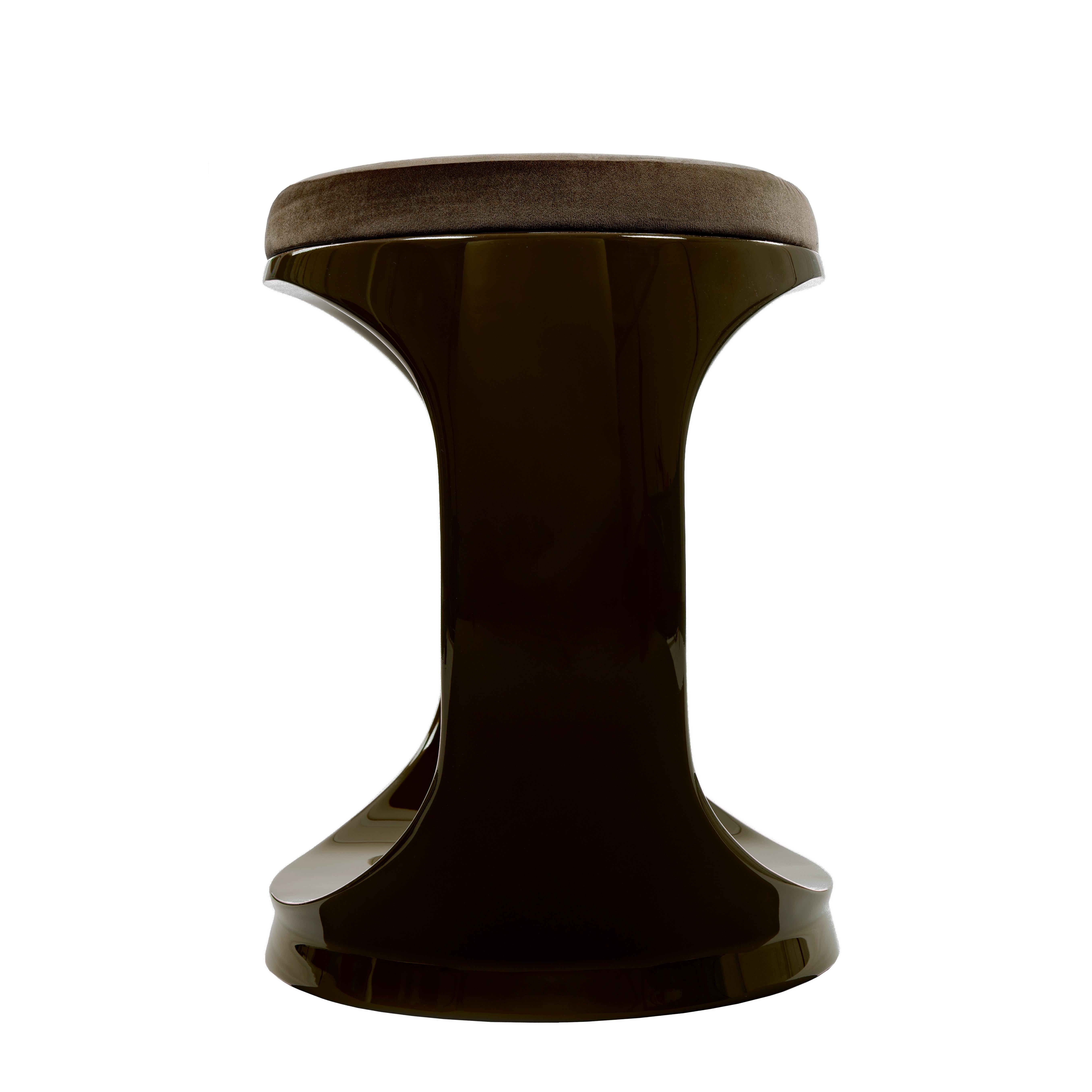 Contemporary Pouf by Cyril Rumpler Signet Ring, Hocker, Stool, brown.
These stools are available in a dozen colors and in a glossy finish. The black, white, navy blue, pink, red, turquoise, lilac, brown, green, and grey stools are available with a