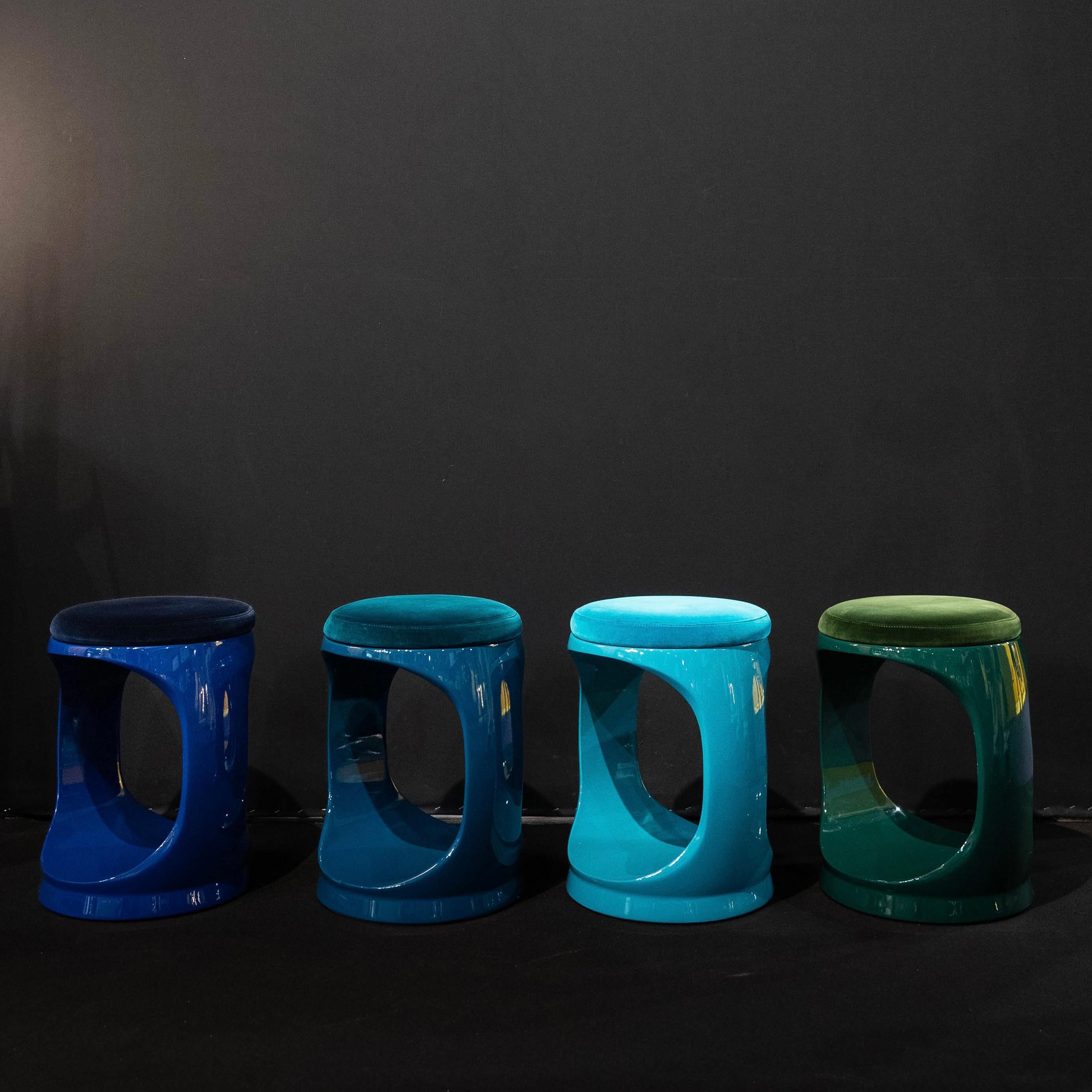 Sgabello contemporaneo made in Italy, Pouf Sedute Signet Ring Turchese in vendita 3