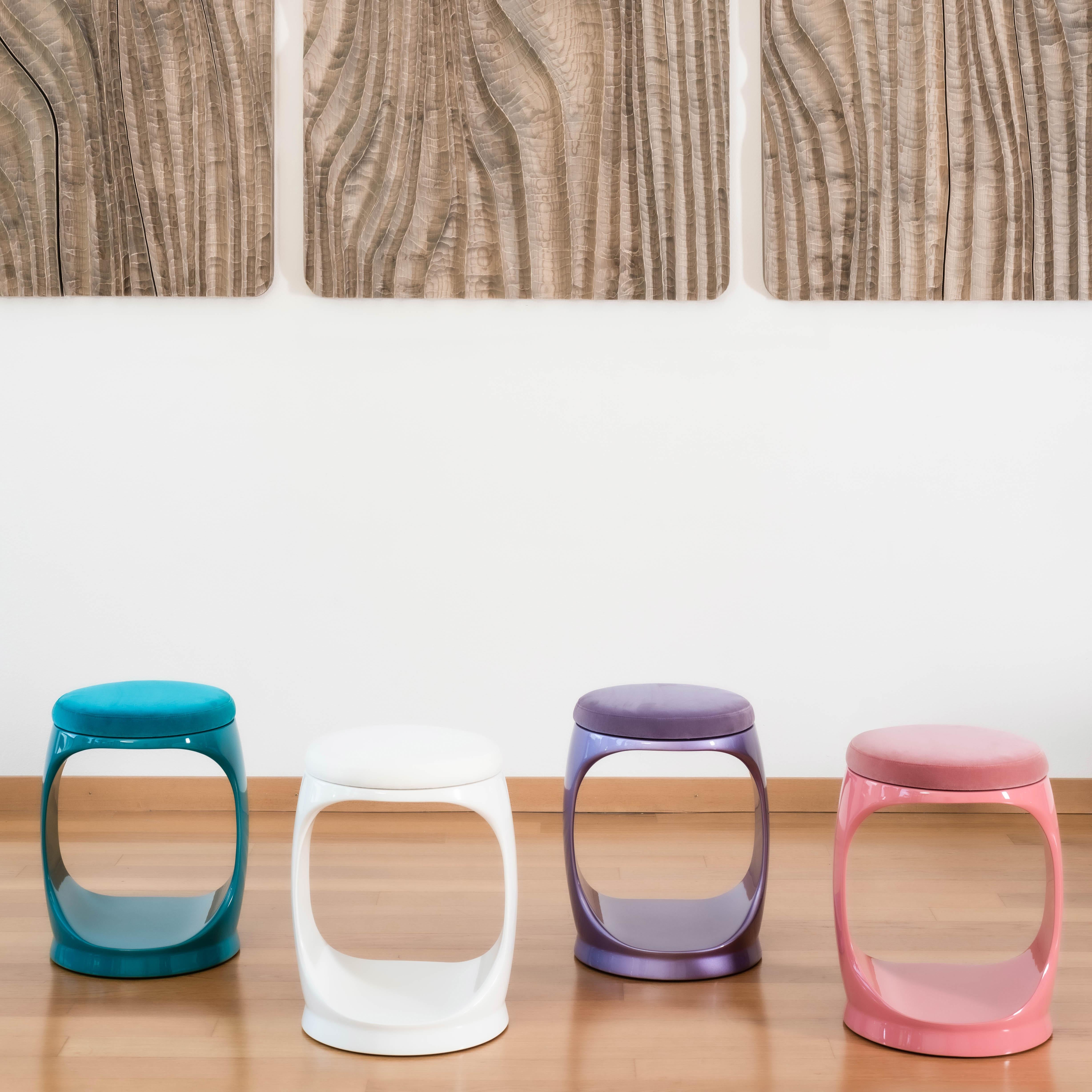Stampato Sgabello contemporaneo made in Italy, Pouf Sedute Signet Ring Turchese in vendita