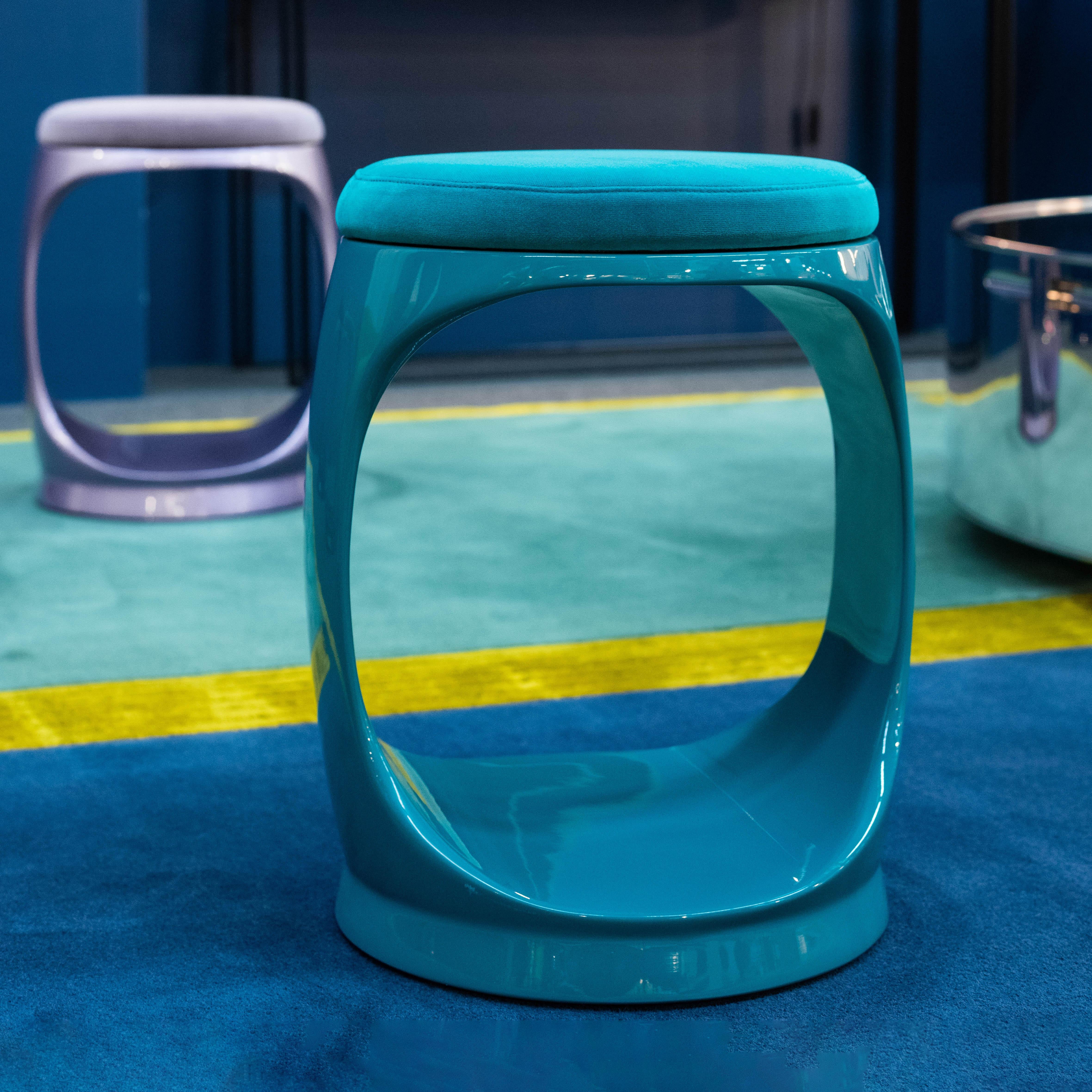 XXI secolo e contemporaneo Sgabello contemporaneo made in Italy, Pouf Sedute Signet Ring Turchese in vendita