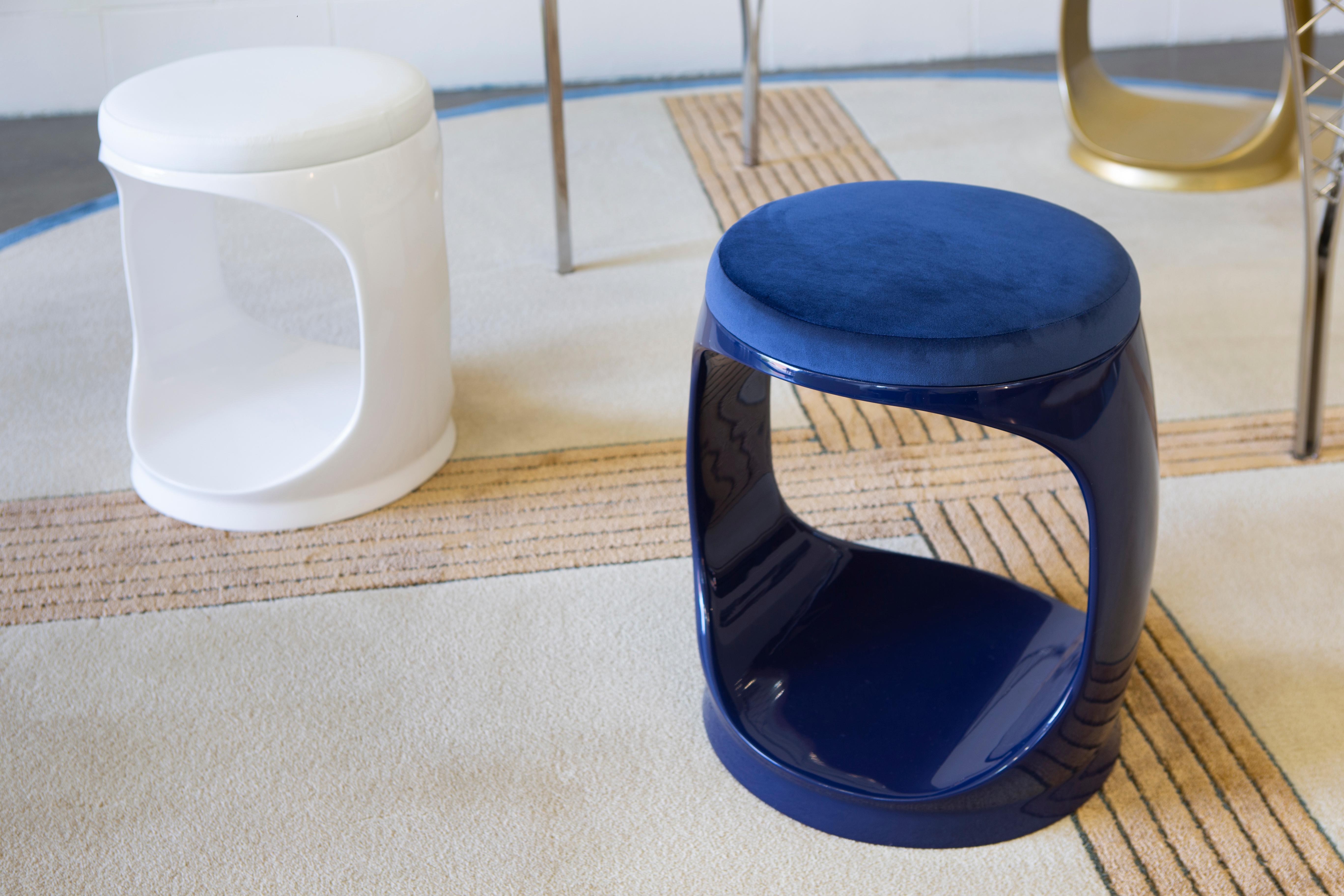 Contemporary Stool by Cyril Rumpler Signet Ring, Pouf Seats White In New Condition For Sale In Les Acacias, GE