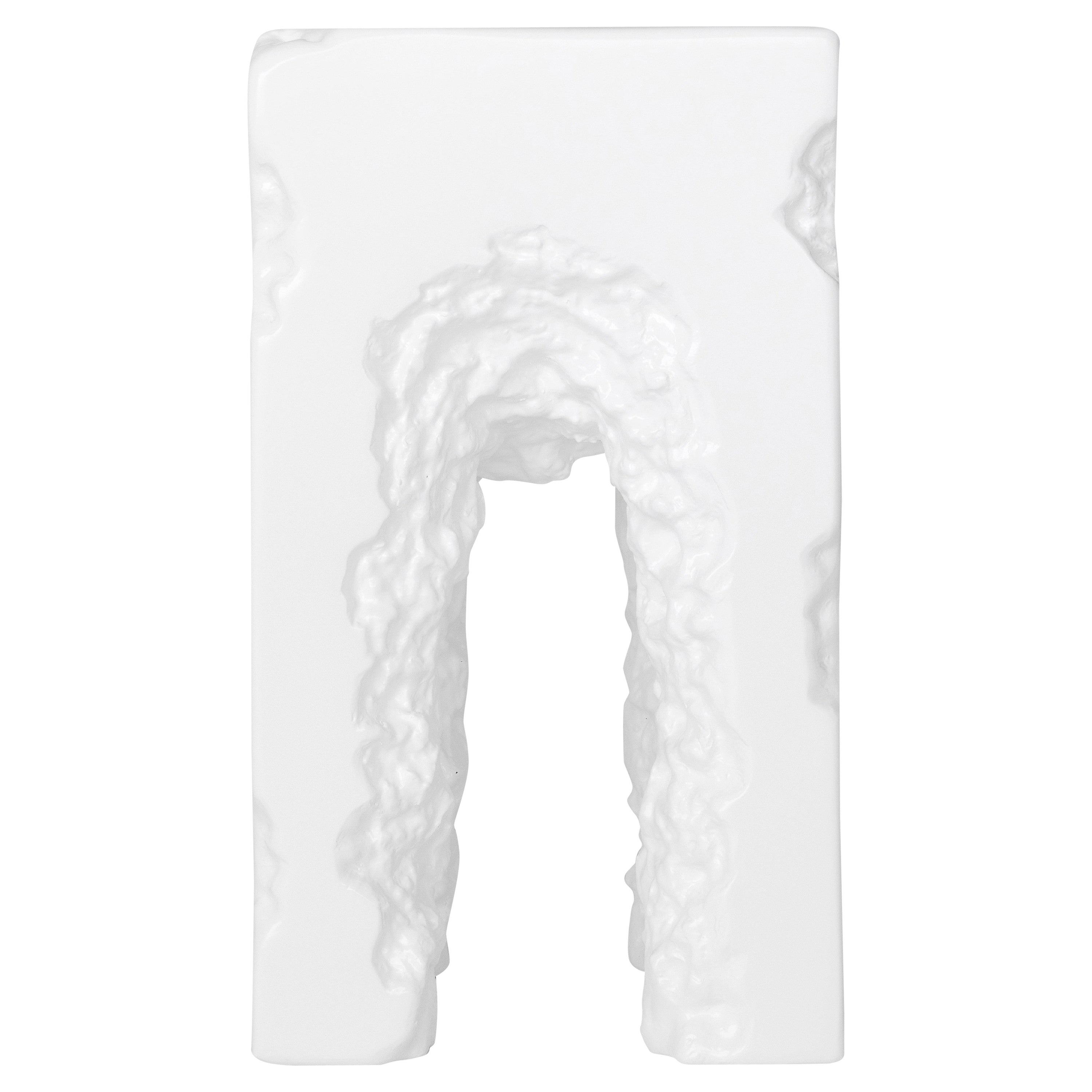 Tabouret contemporain en fibre sculptée mate et blanche brillante