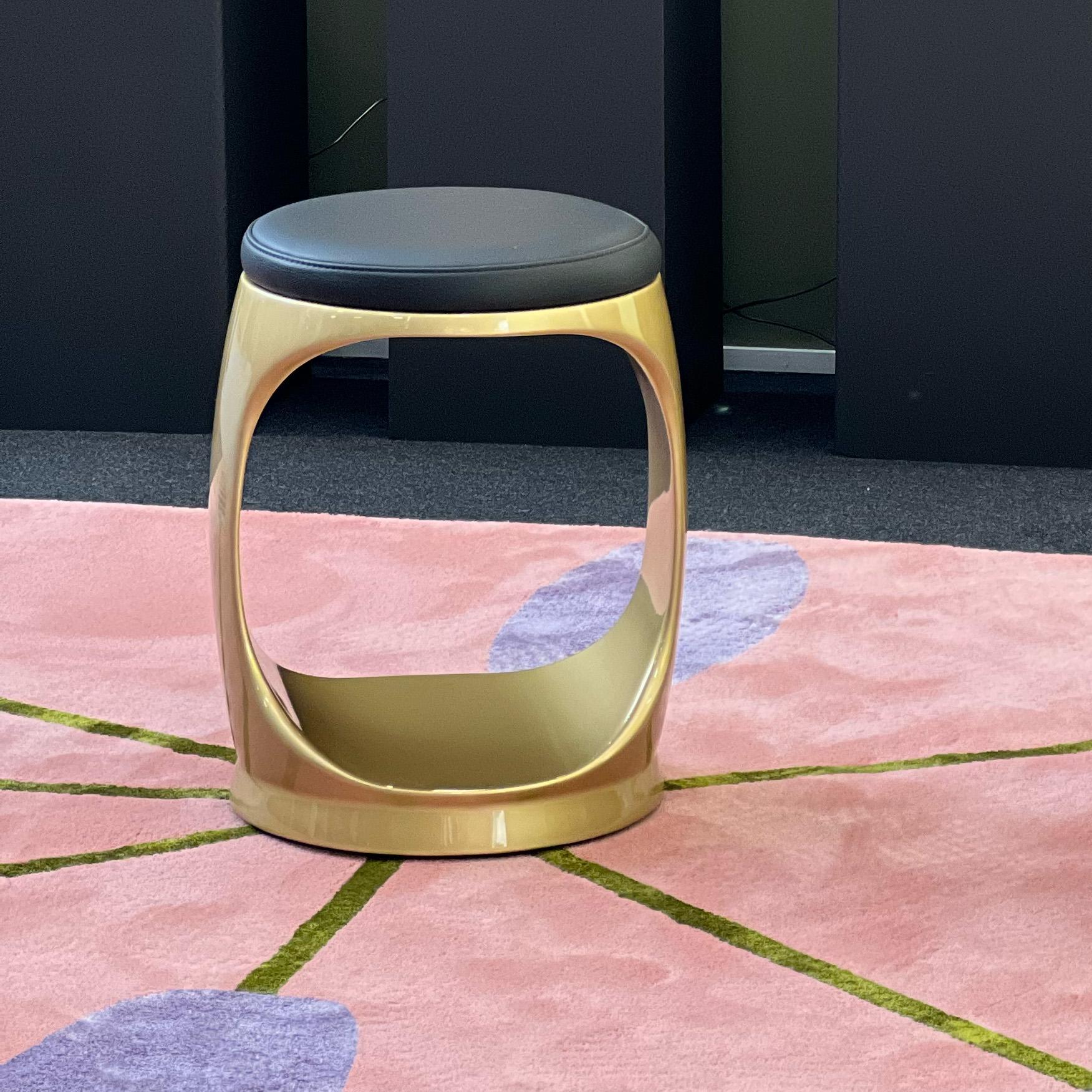 Sgabello contemporaneo made in Italy Signet Ring Gold, seduta Pouf in vendita 3