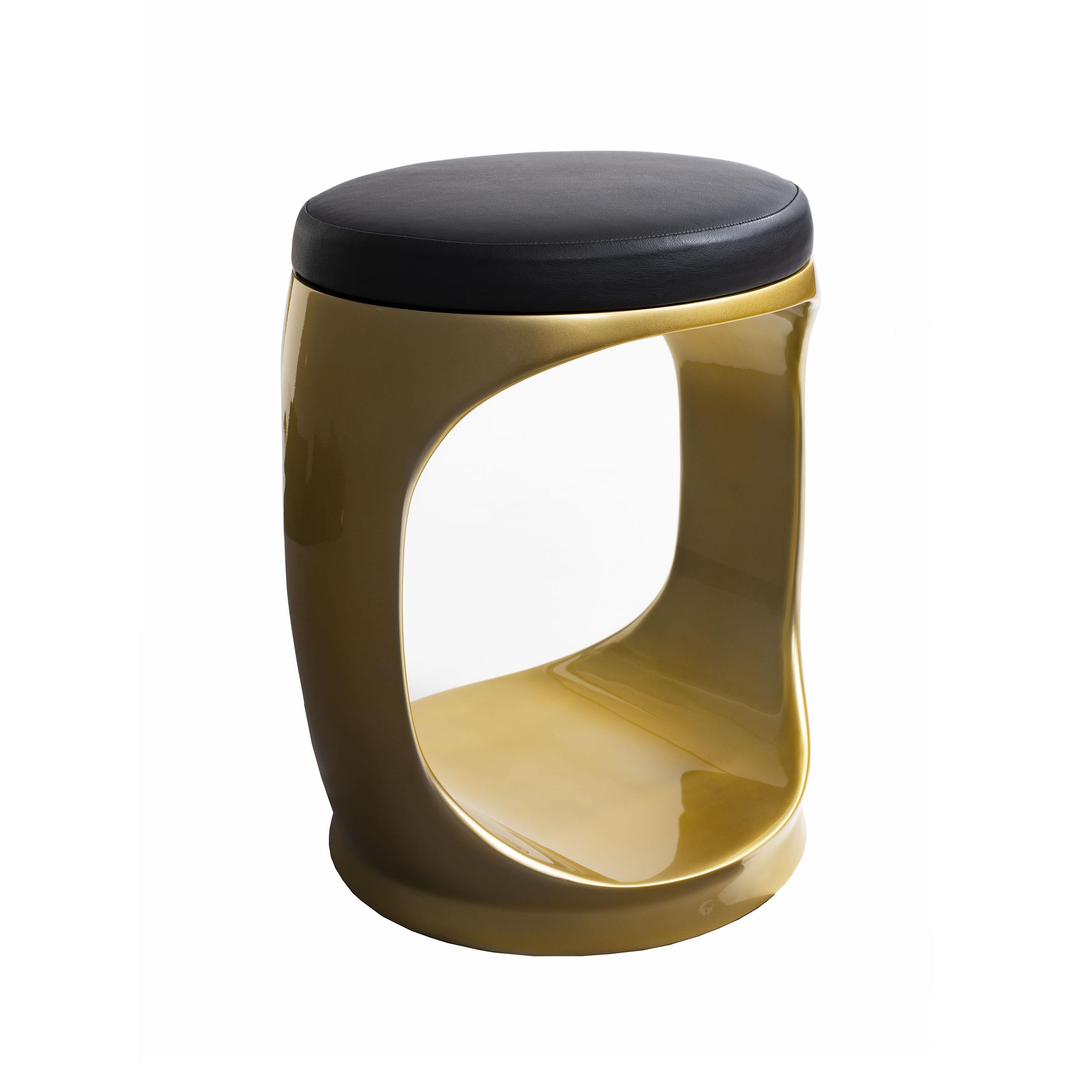Organico moderno Sgabello contemporaneo made in Italy Signet Ring Gold, seduta Pouf in vendita