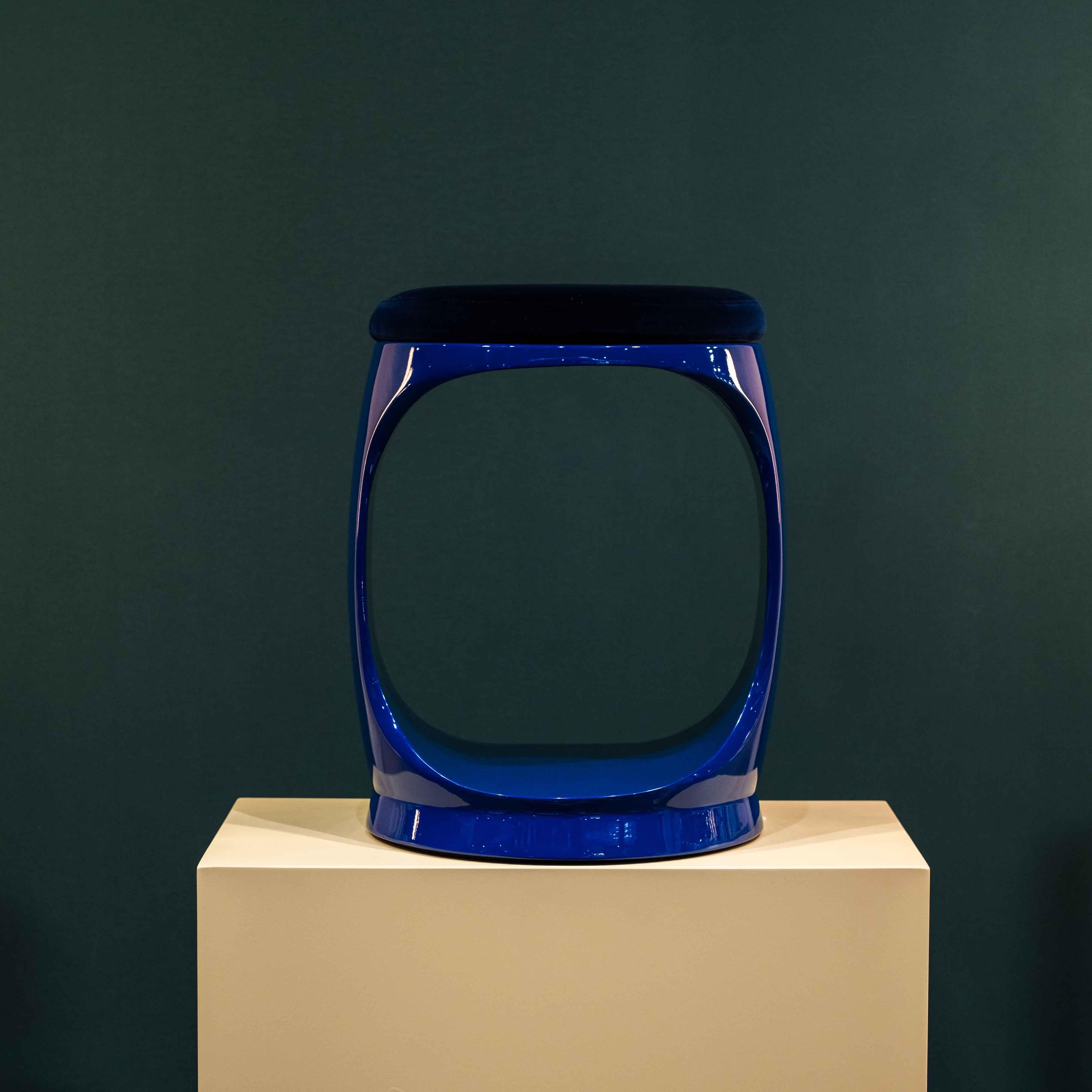 Sgabello contemporaneo made in Italy Signet Ring Navy Blue, Pouf Sedute In condizioni Nuovo in vendita a Carouge, GE