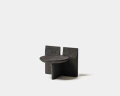 Contemporary Hocker 'Tabi' von Obstacles, Eiche massiv, Schwarz, H.20