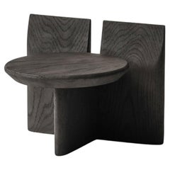 Sgabello contemporaneo 'Tabi' di Obstacles, Rovere massiccio, Nero, H. H. 20