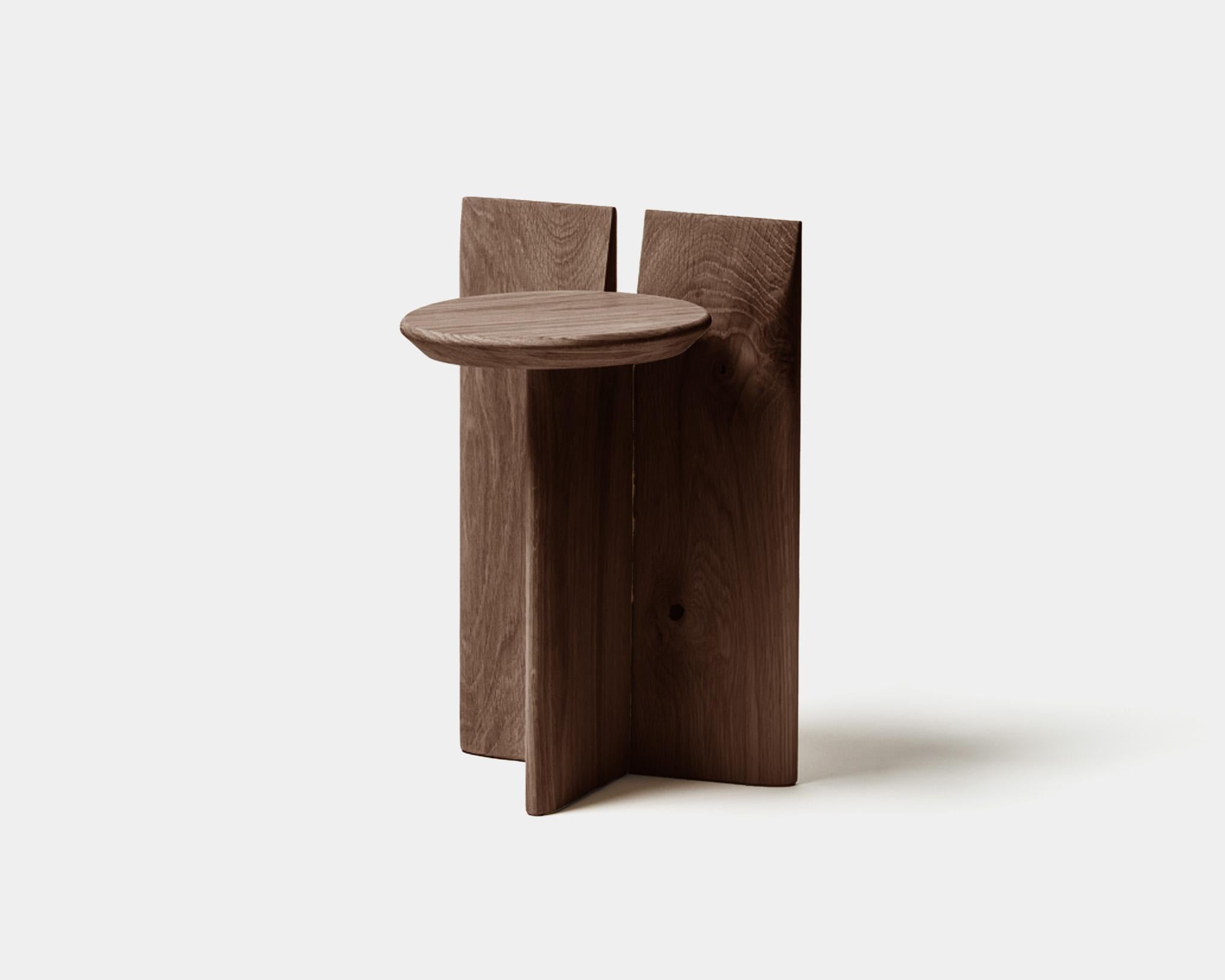 Contemporary Hocker 'Tabi' von Obstacles, Eiche massiv, Öl, H.45 im Angebot 3