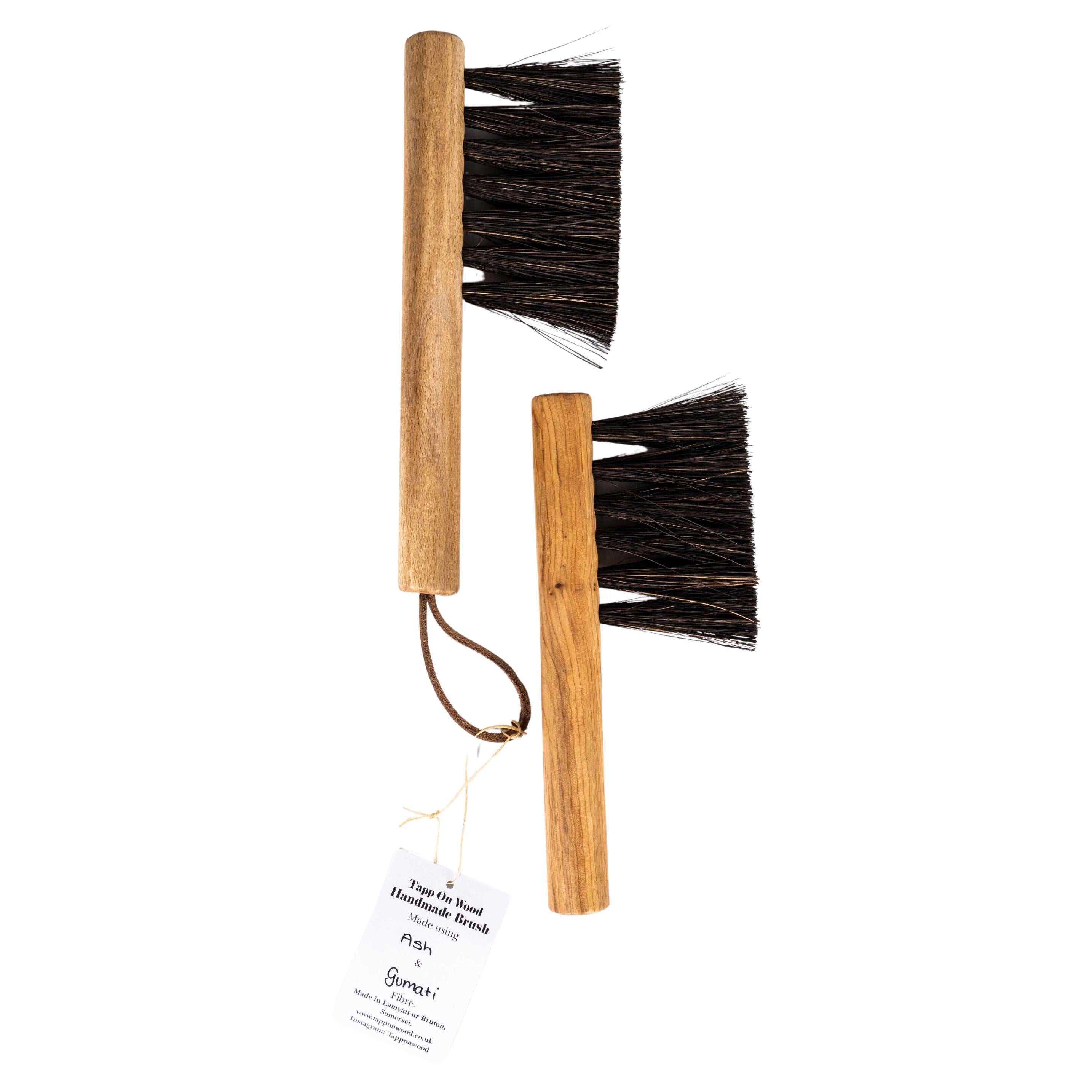 Brosse à épousseter droite contemporaine - Jonny Tapp