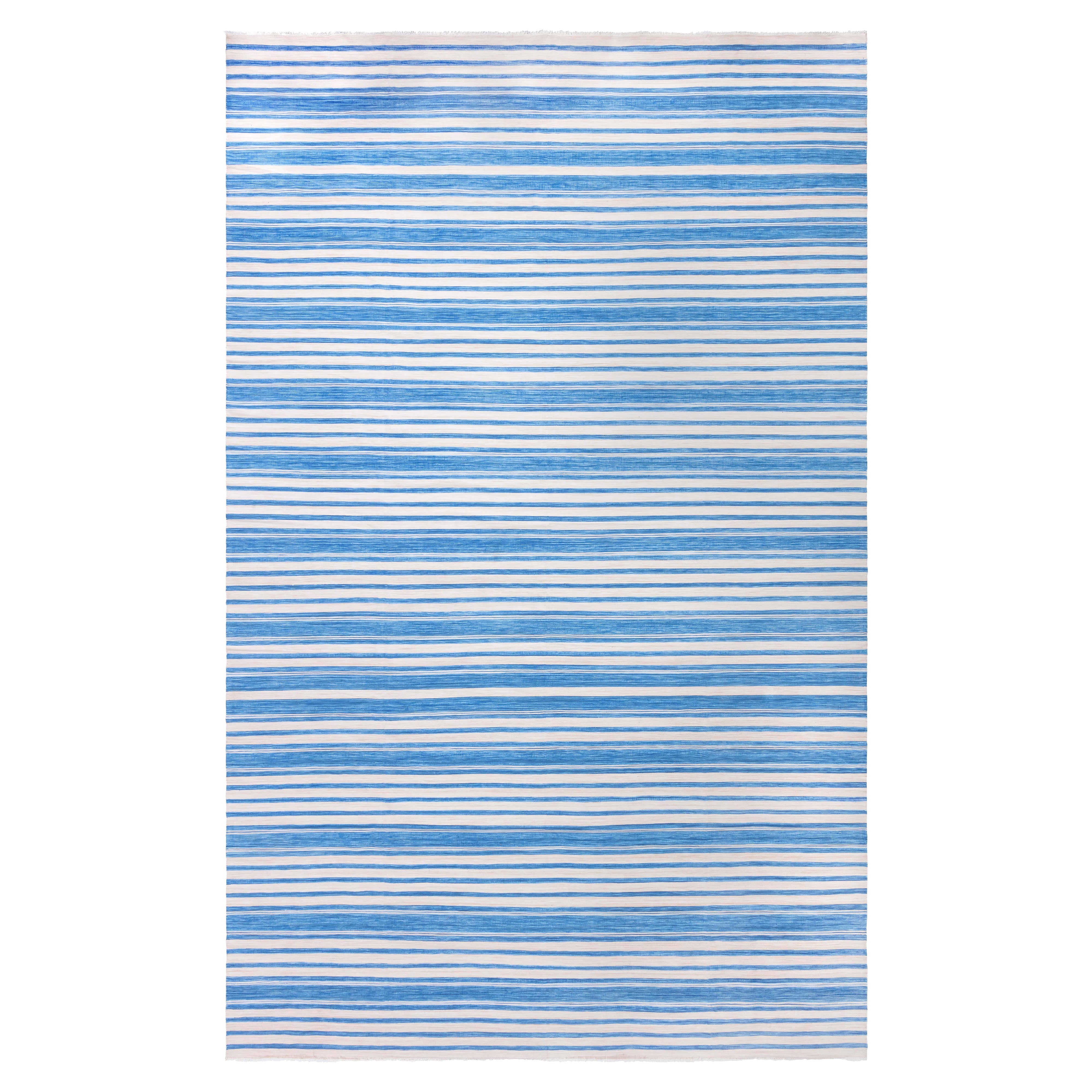 Tappeto Contemporary a righe blu di Doris Leslie Blau