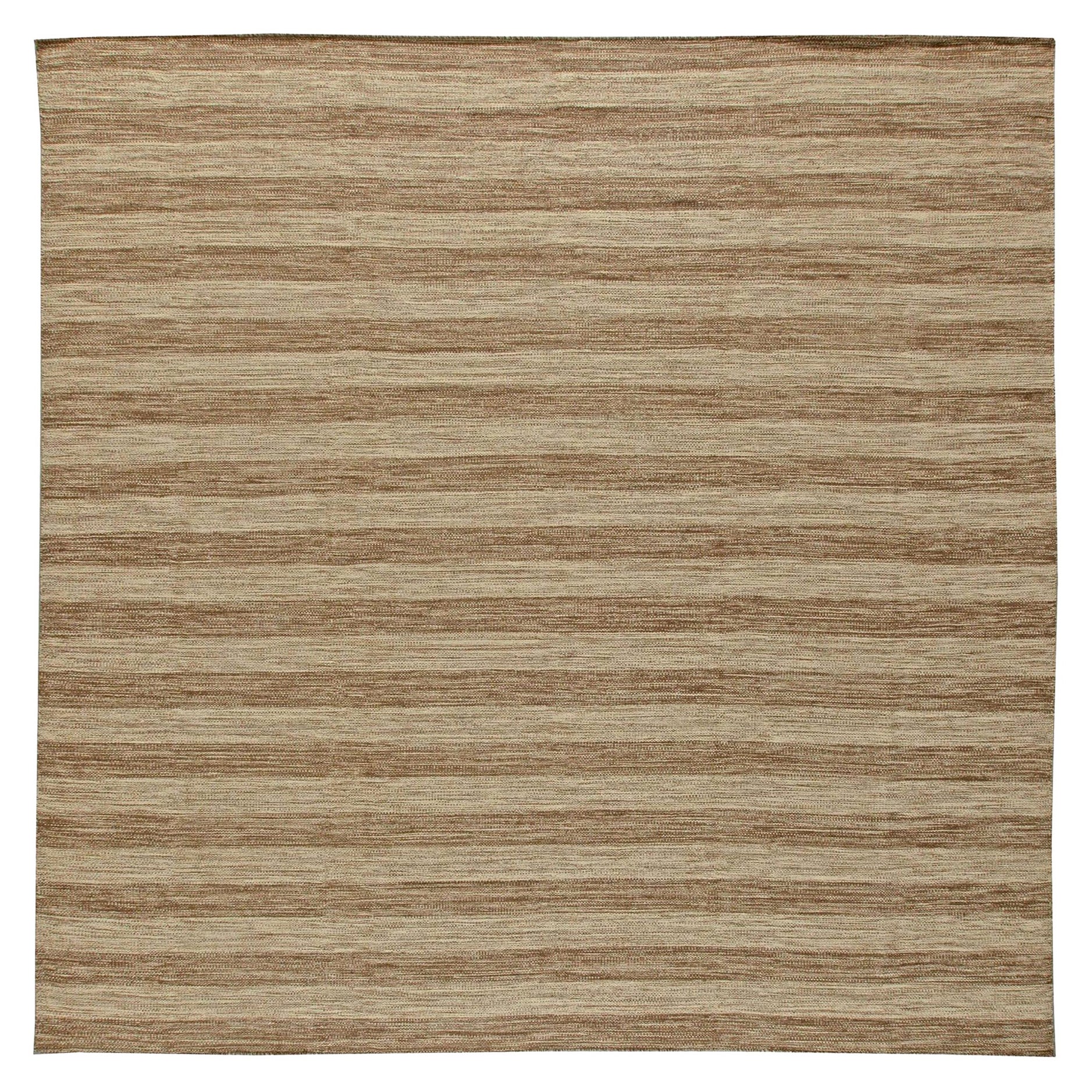 Tappeto contemporaneo a righe in lana a trama piatta marrone e beige di Doris Leslie Blau