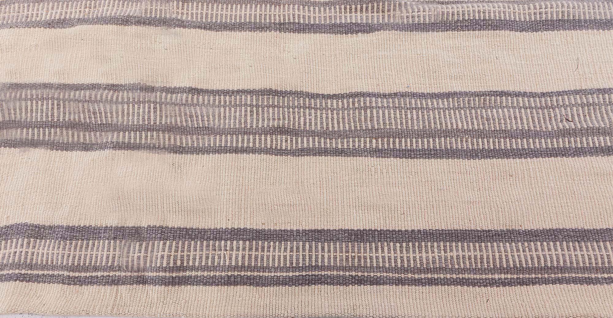 Contemporary Striped Flat Weave Rug von Doris Leslie Blau
Größe: 13'0