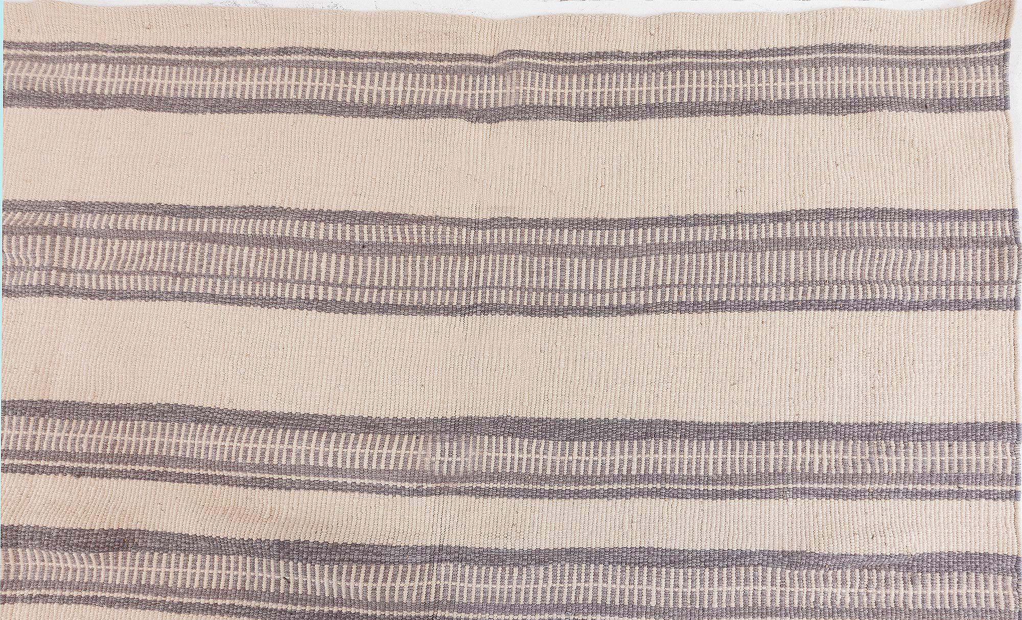 Contemporary Striped Flat Weave Rug von Doris Leslie Blau (Indisch) im Angebot
