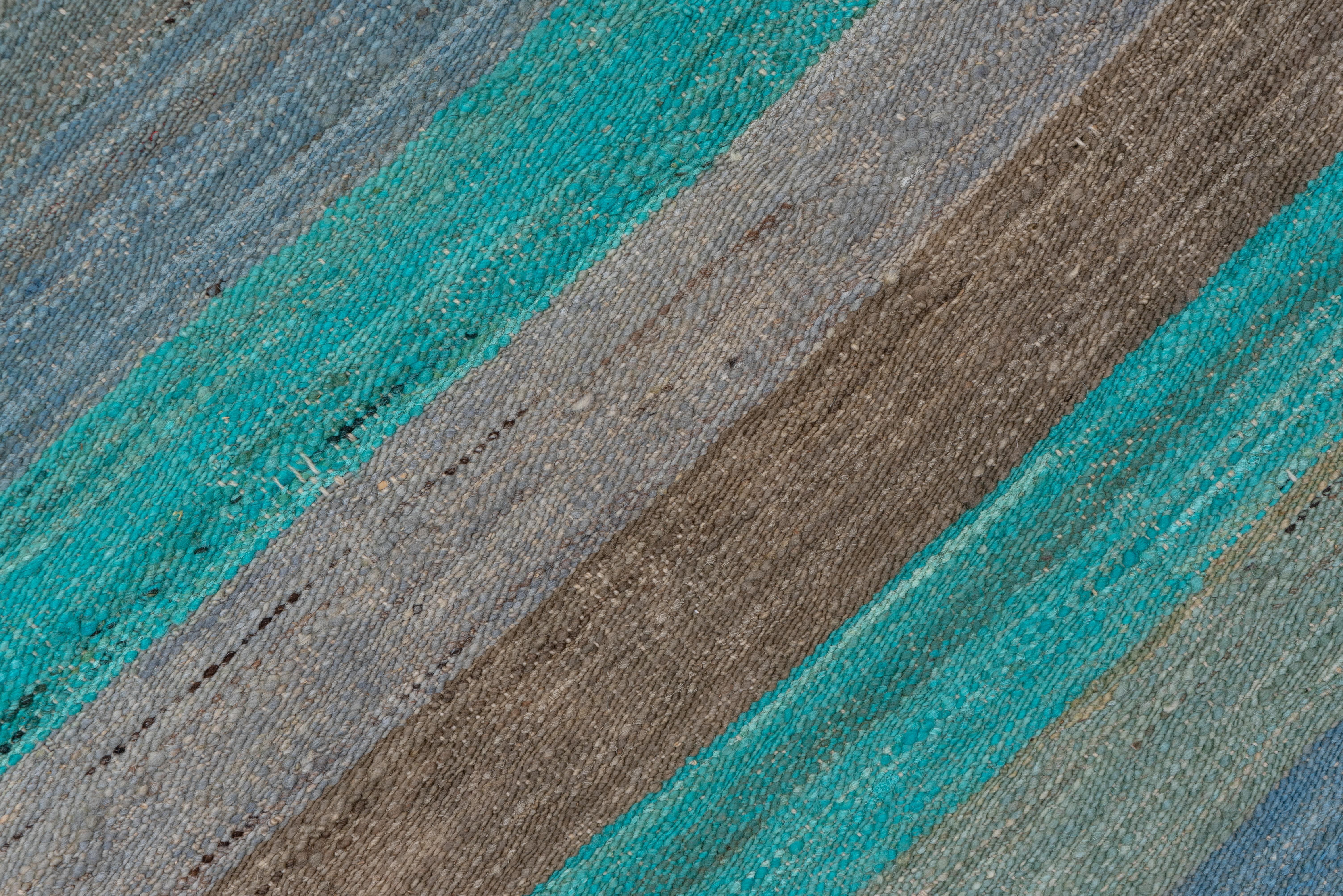 Zeitgenössischer gestreifter Flachgewebe-Teppich, blau, helles Meeresgrün und braun im Zustand „Hervorragend“ im Angebot in New York, NY