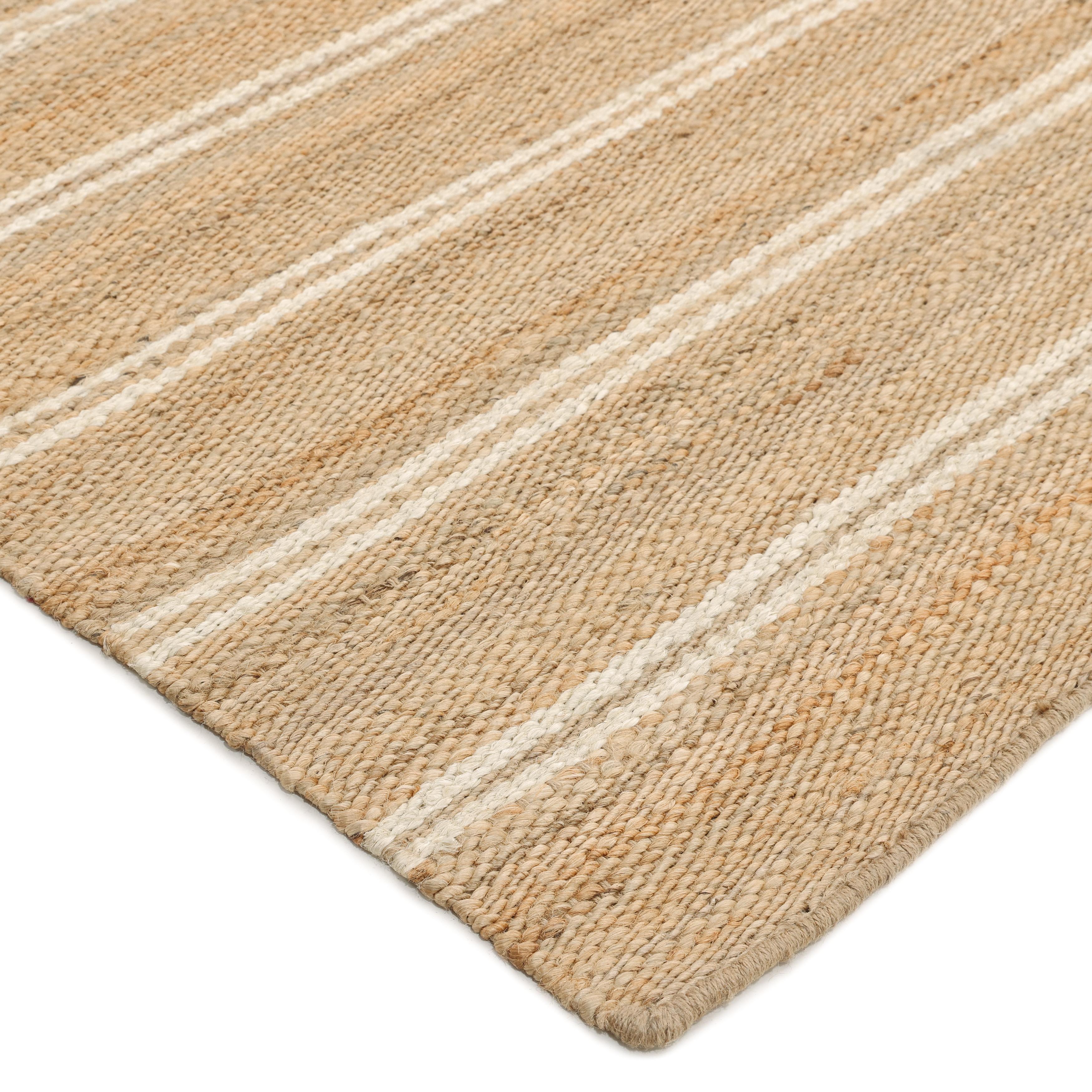 Bridging the gap between traditional and modern, the Transitional Jute collection features rugs that exemplify versatility. Soft underfoot with a pleasing combination of textures, these vintage-inspired rugs add traditional beauty to any room.