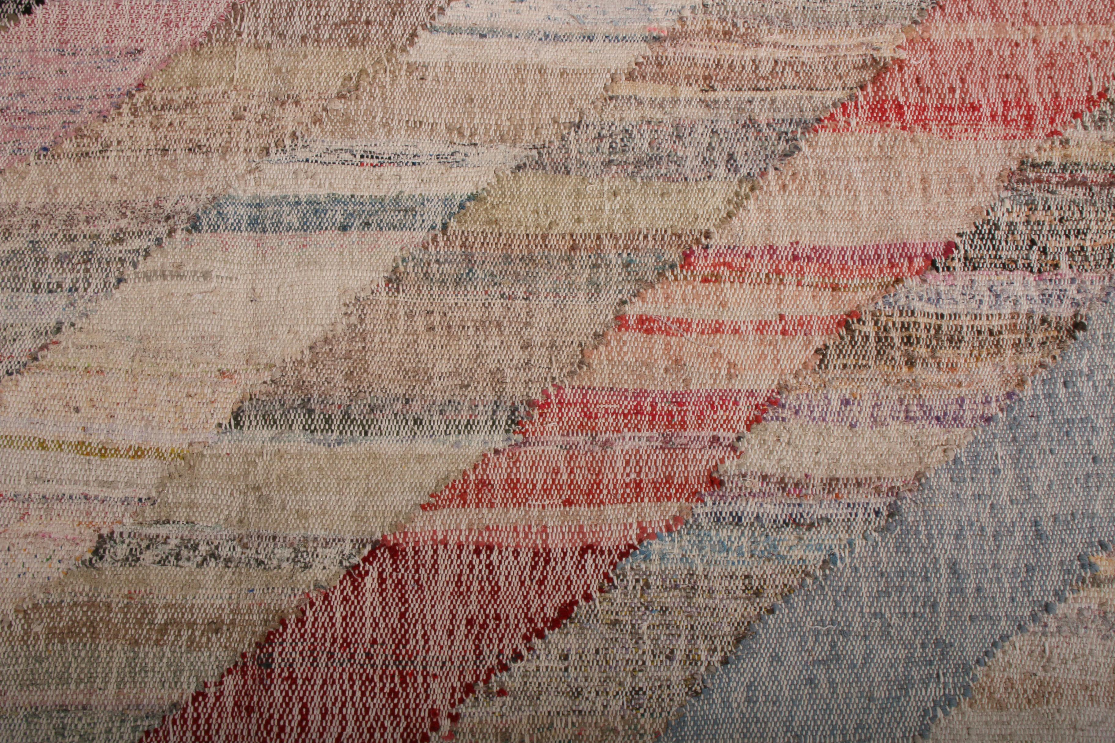 Contemporary Striped Kilim Wool Beige Brown Pink Multi-Color Geometric Pattern In New Condition In Long Island City, NY