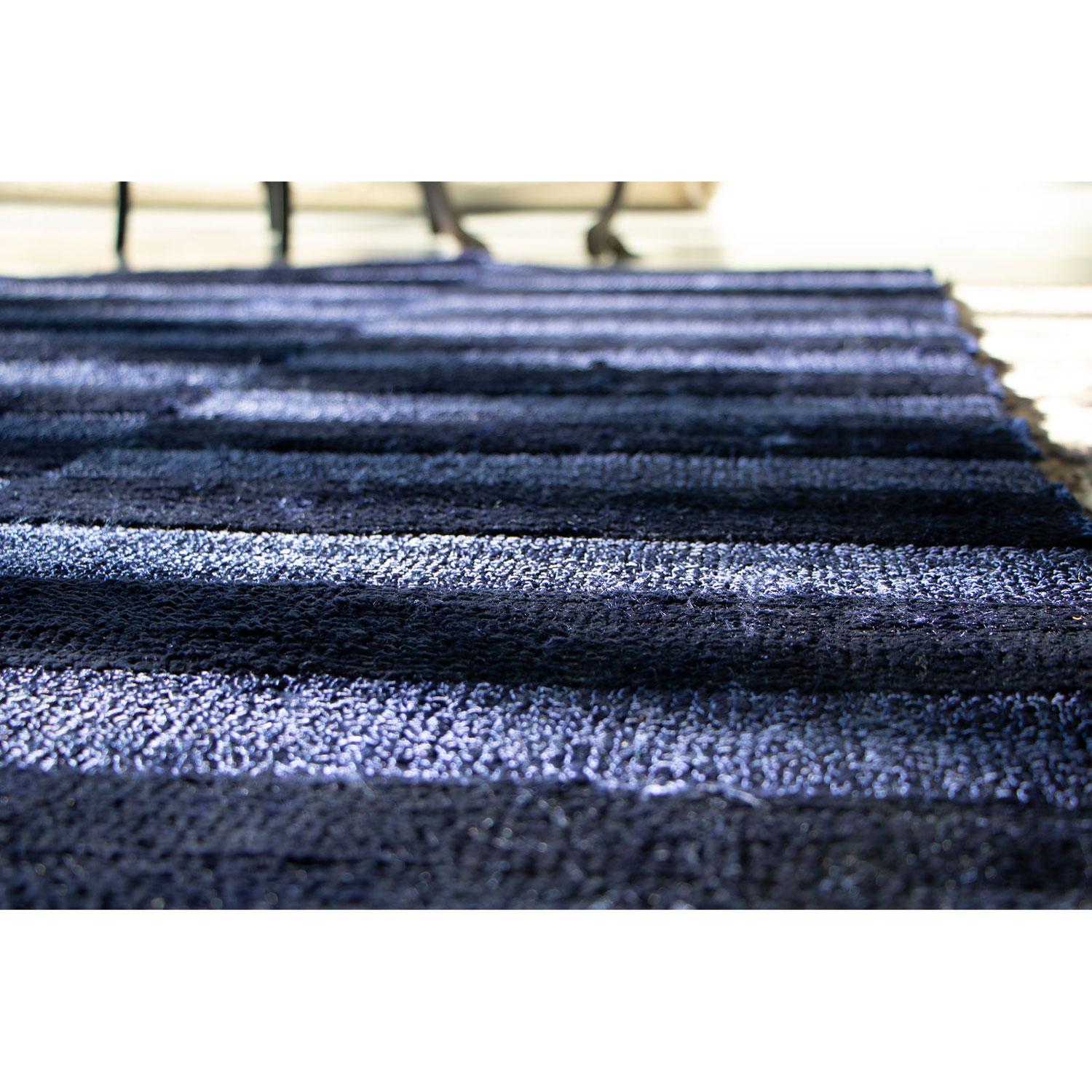 Contemporary Striped Luxury Shiny Velvety Blue Rug von Deanna Comellini 150x300cm (Indisch) im Angebot
